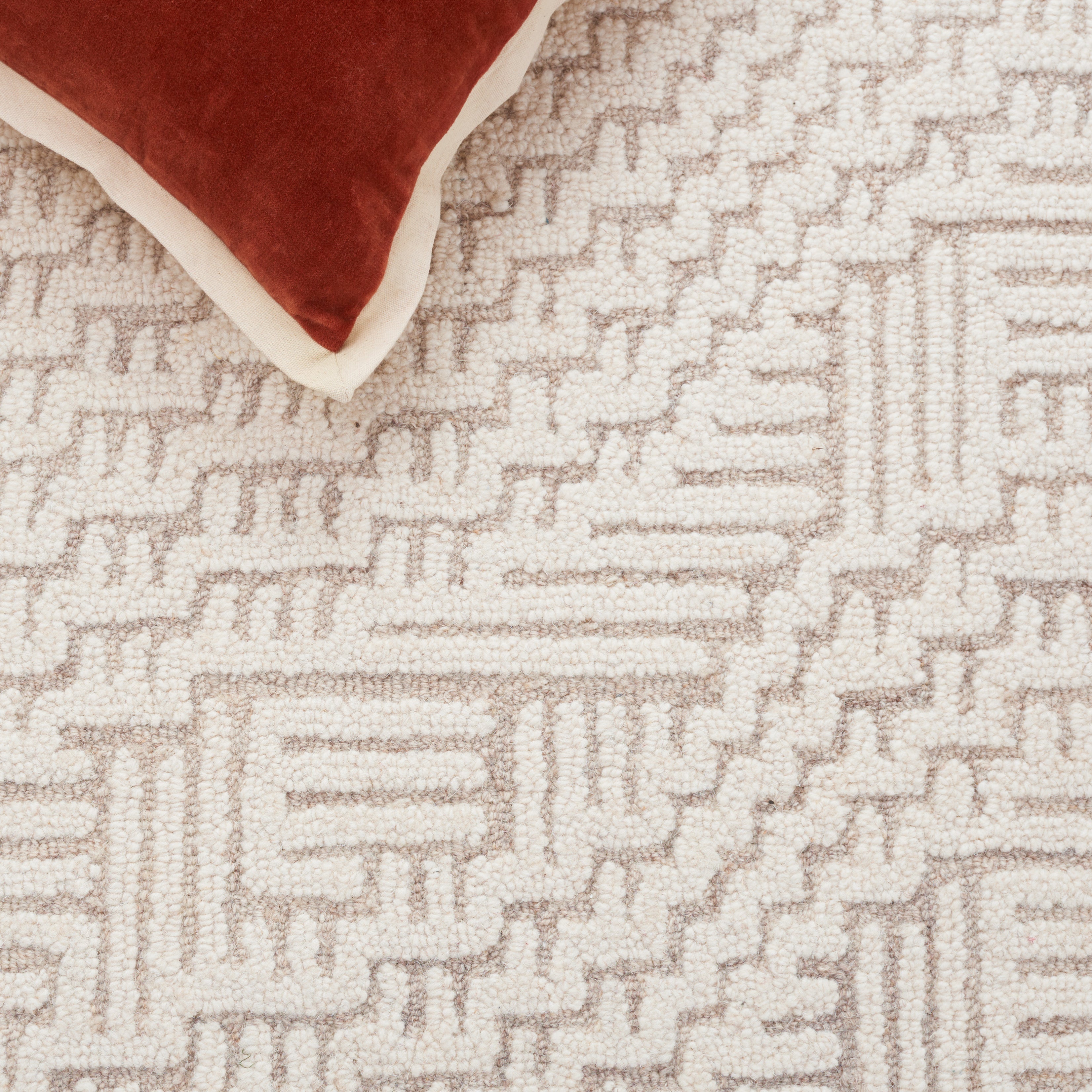 Beige / Ivory