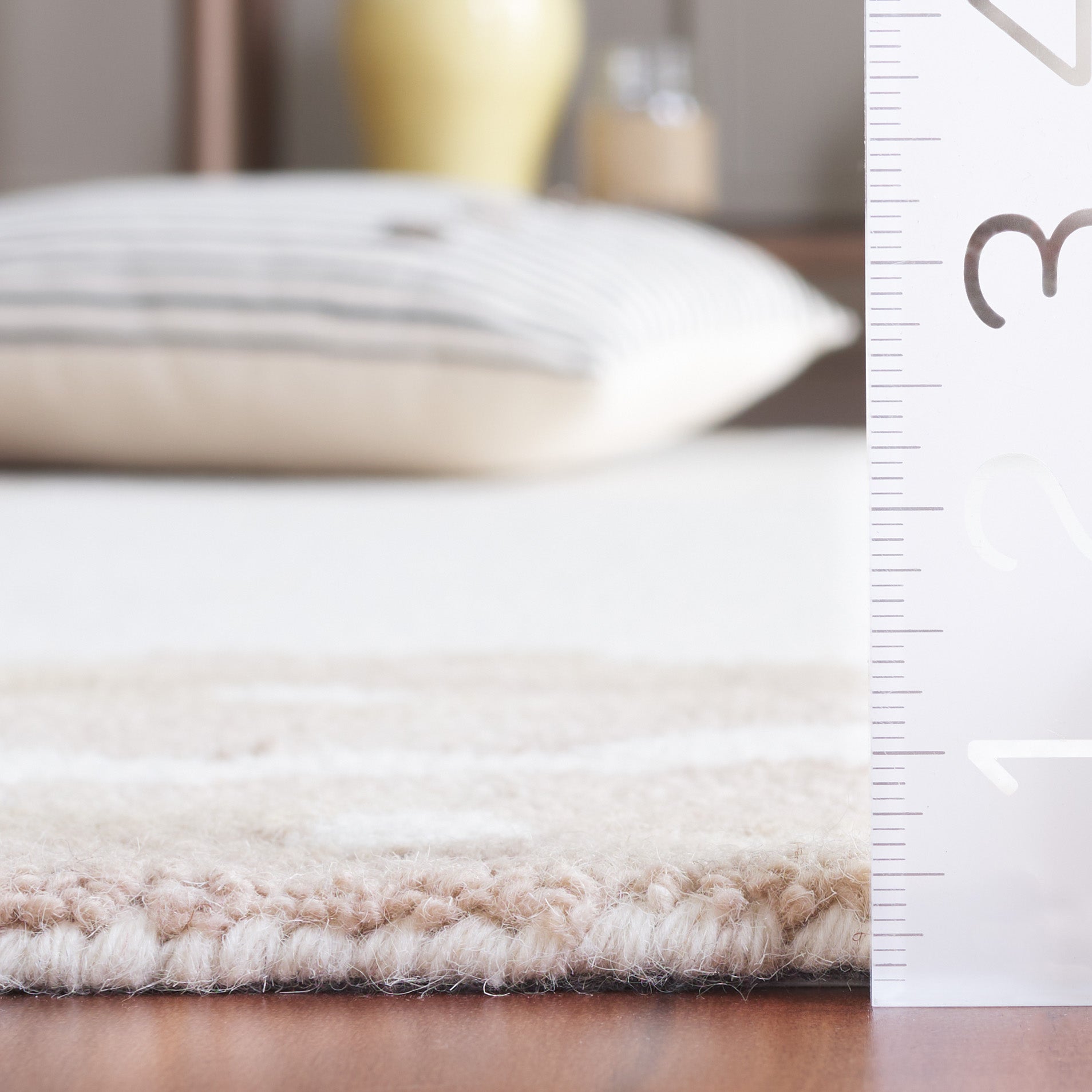 Beige / Ivory