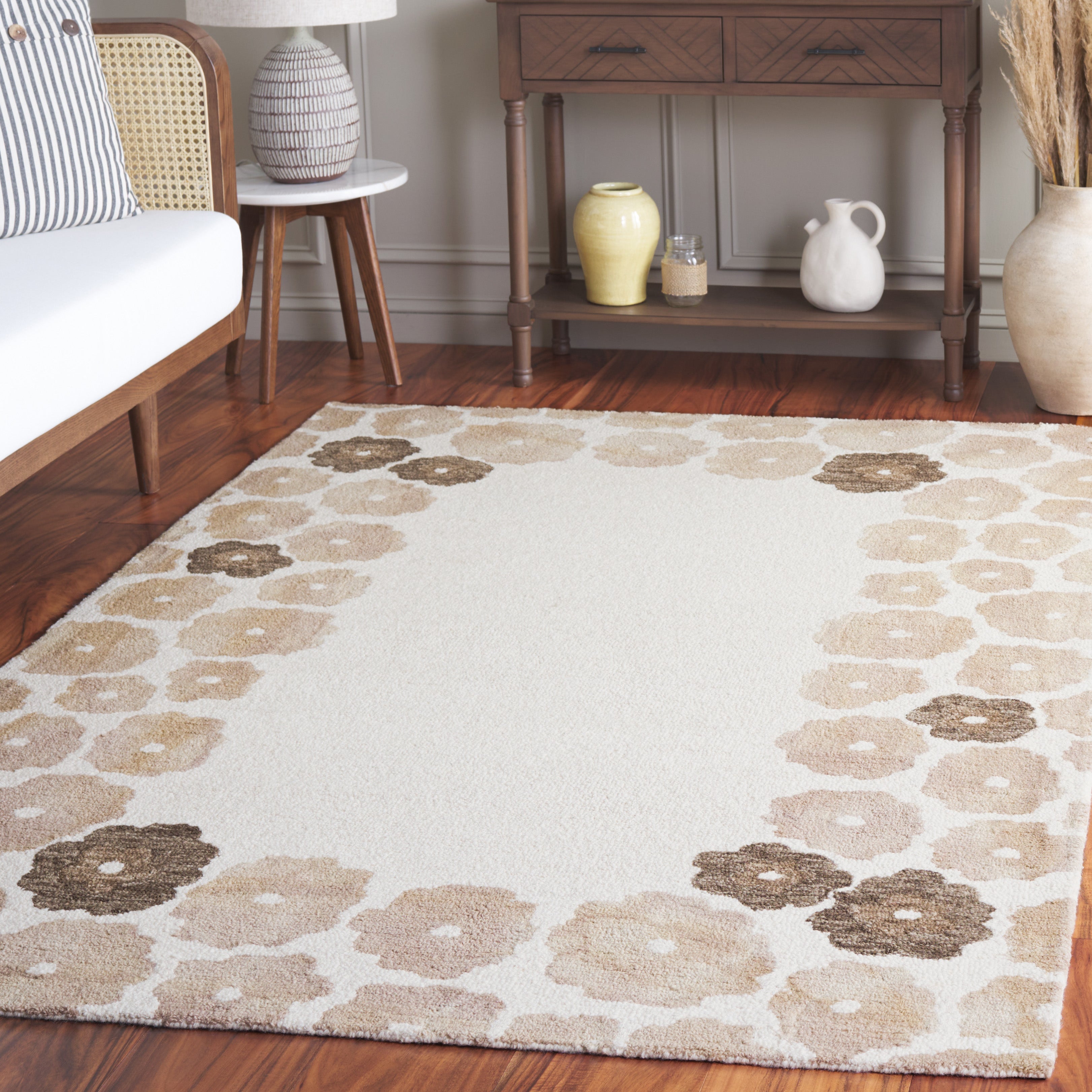 Beige / Ivory