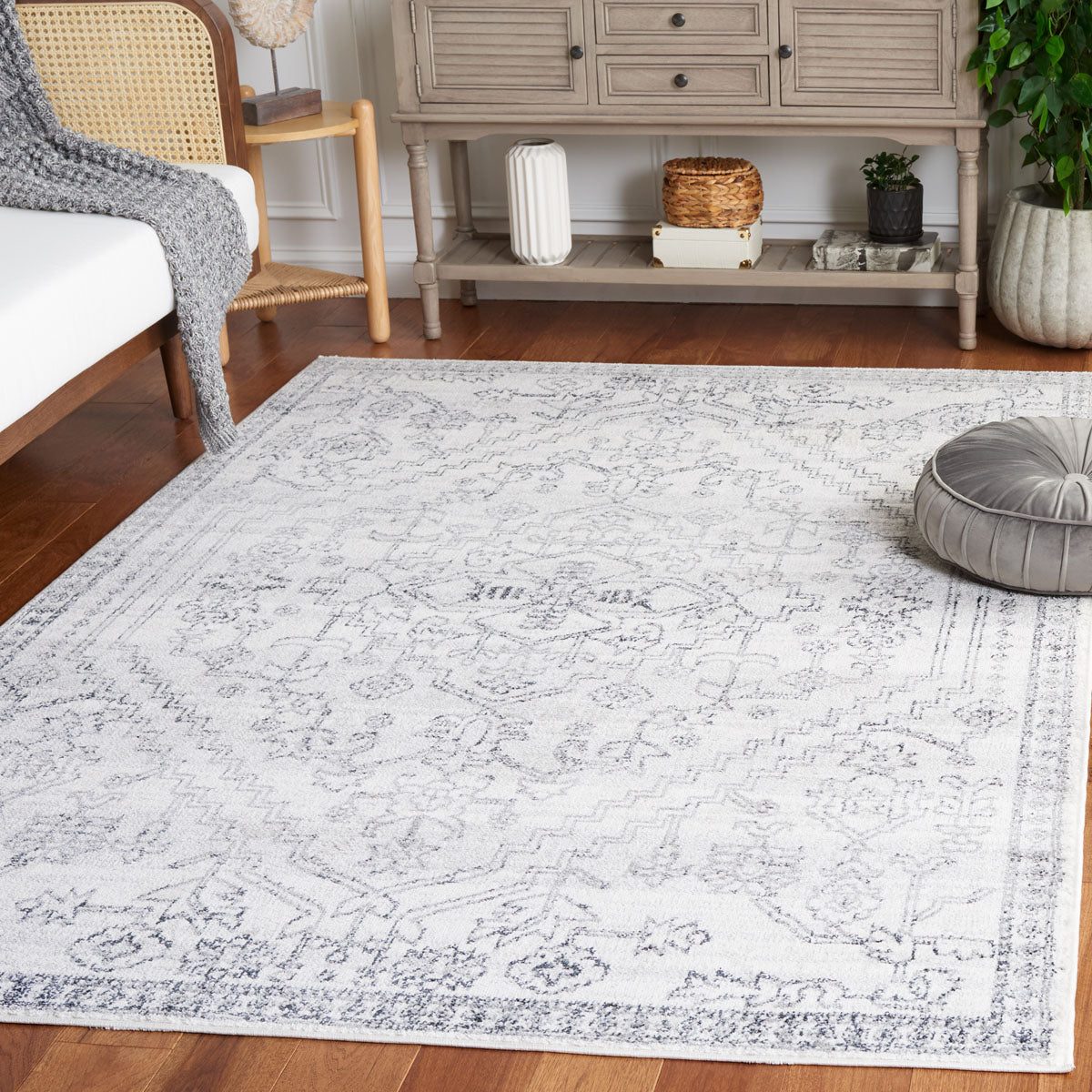 Layla Rug | Safavieh - LAY110F - Ivory Grey / Charcoal