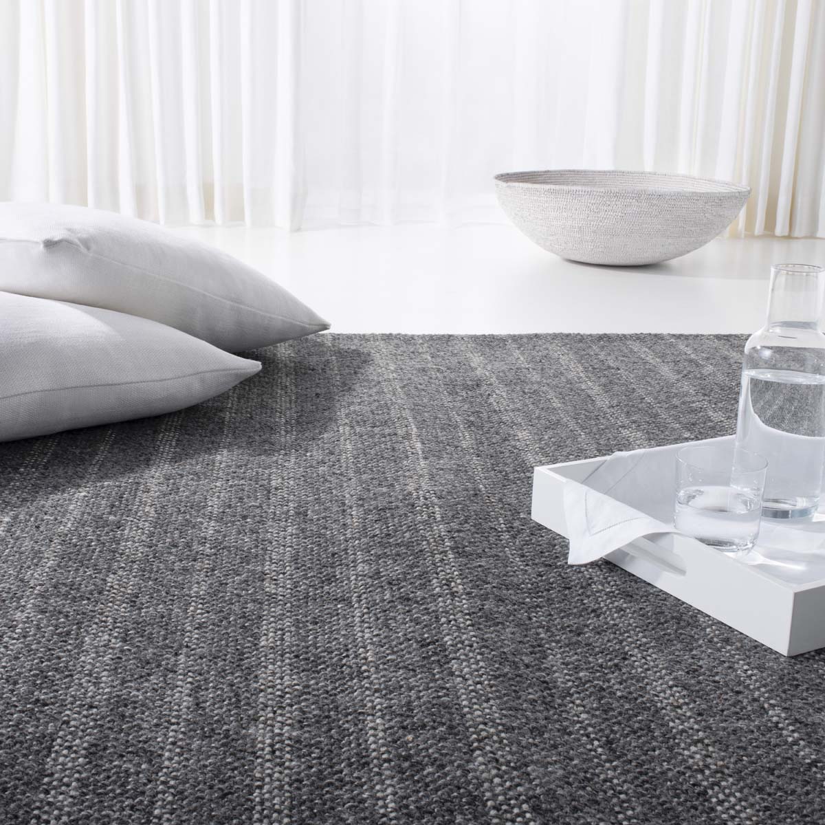 Miles Stripe Rug | Lauren Ralph Lauren - LRL6400 - Charcoal