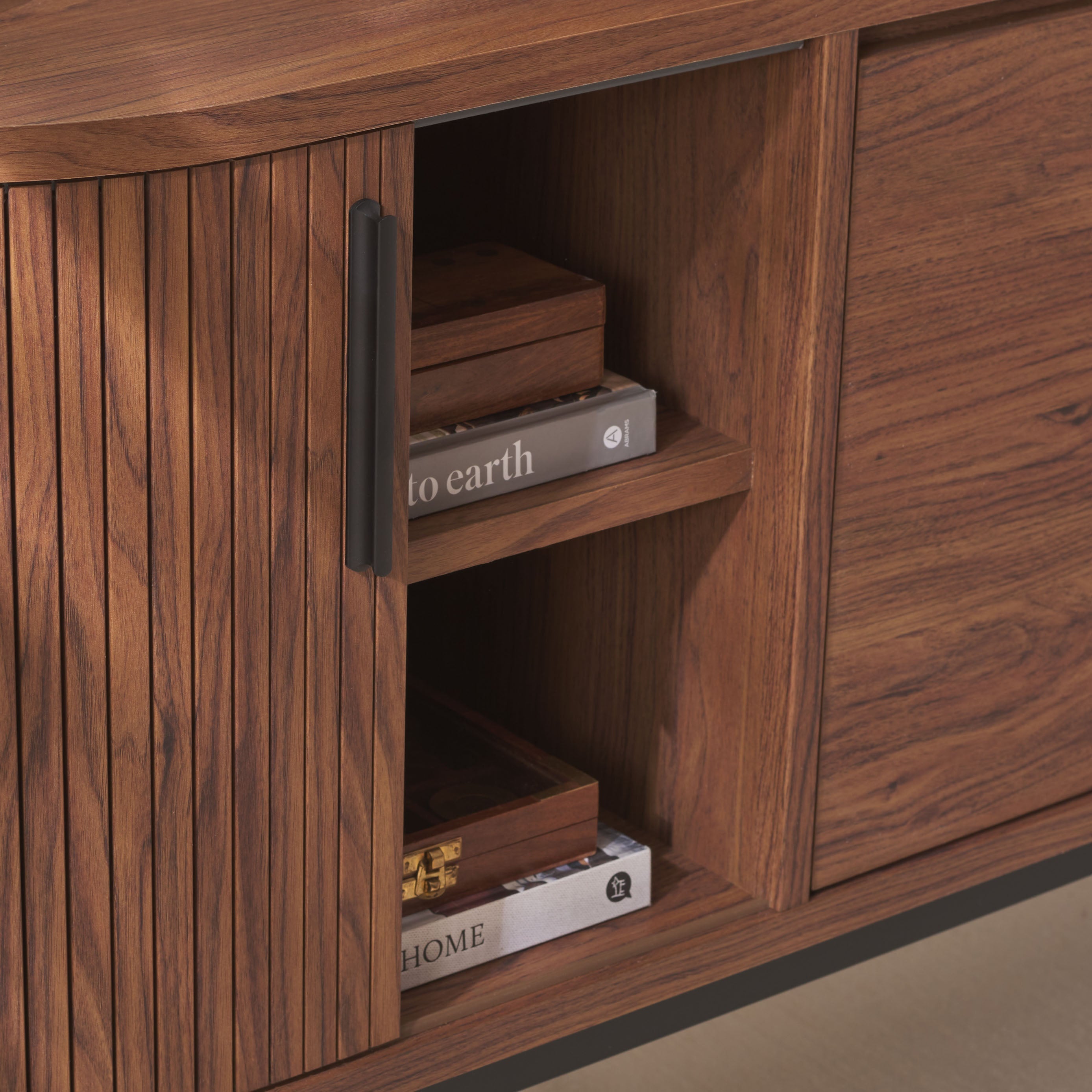 Walnut / Black