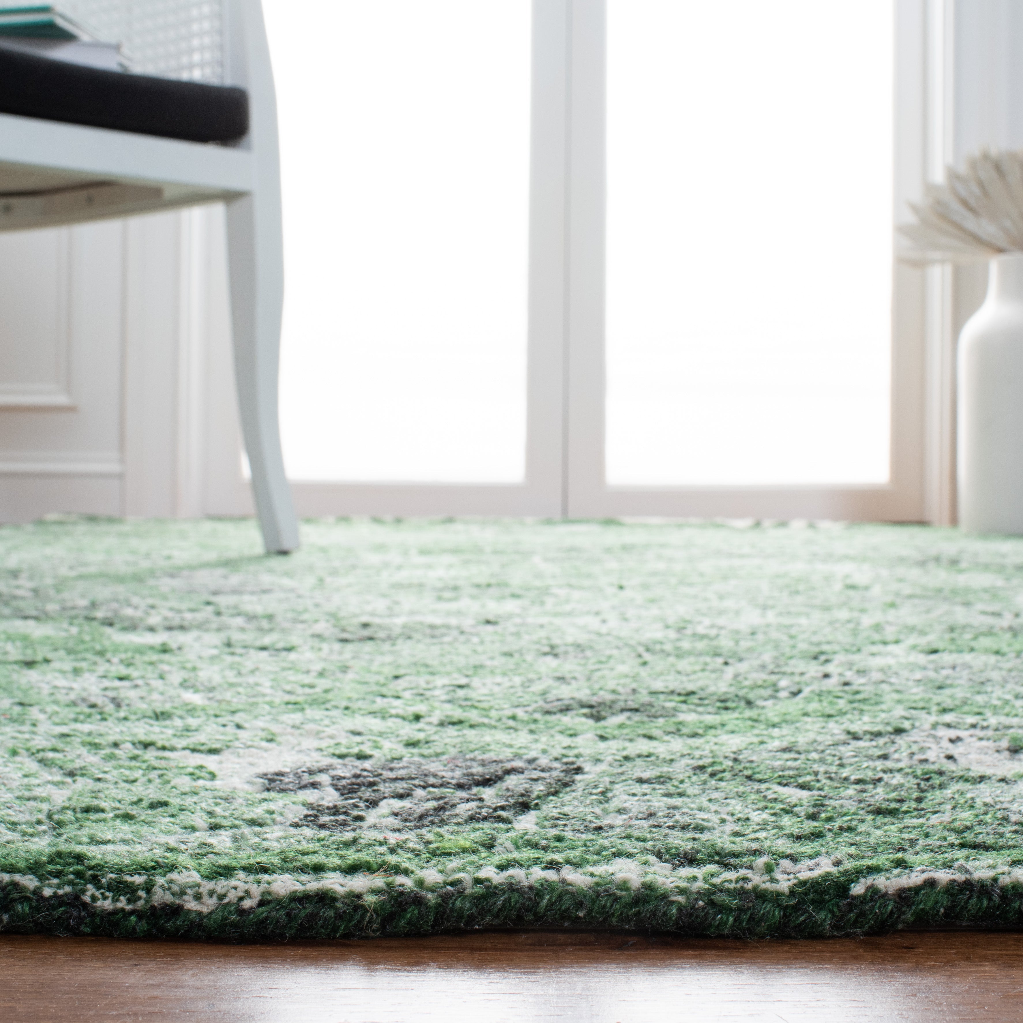 Green / Ivory
