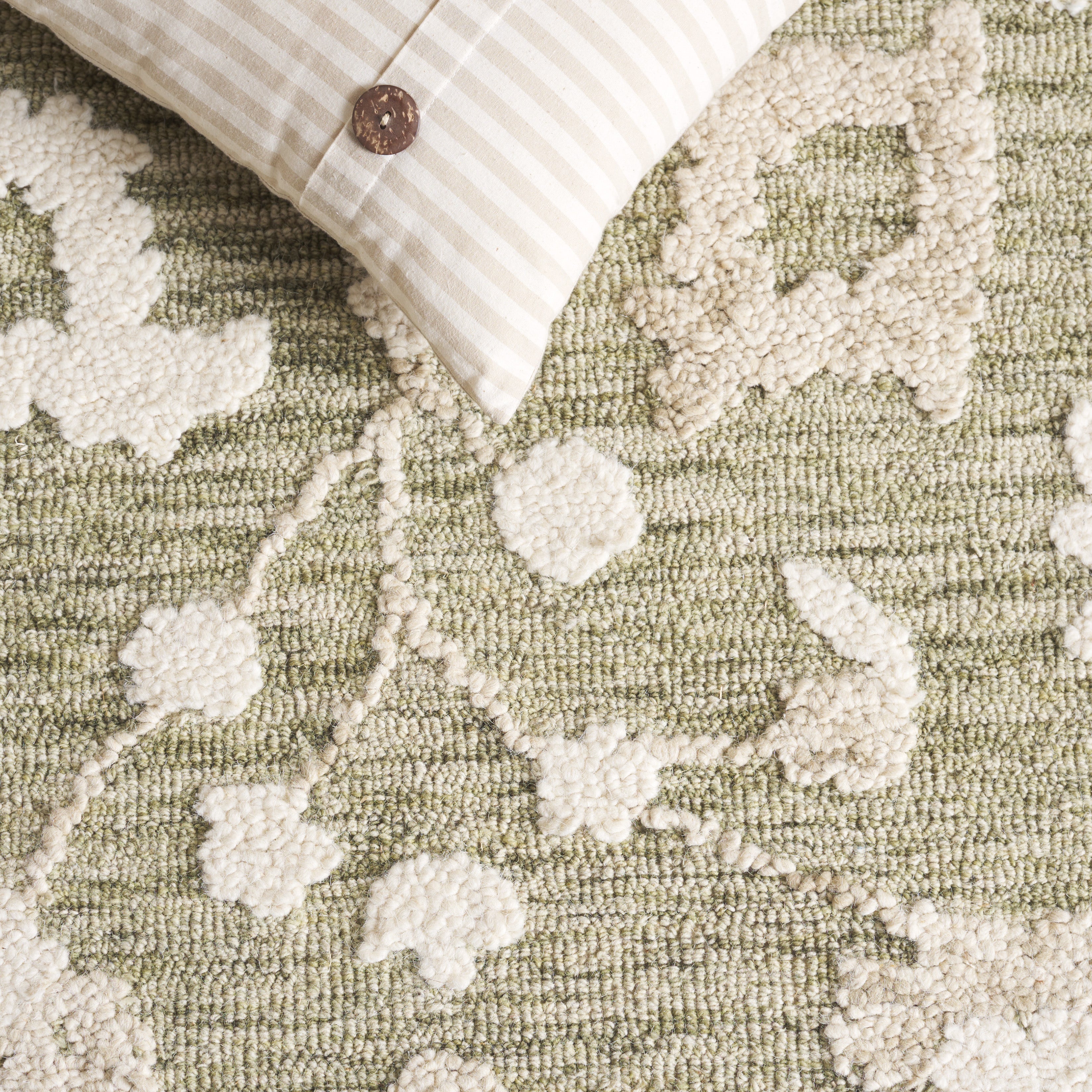 Green / Ivory
