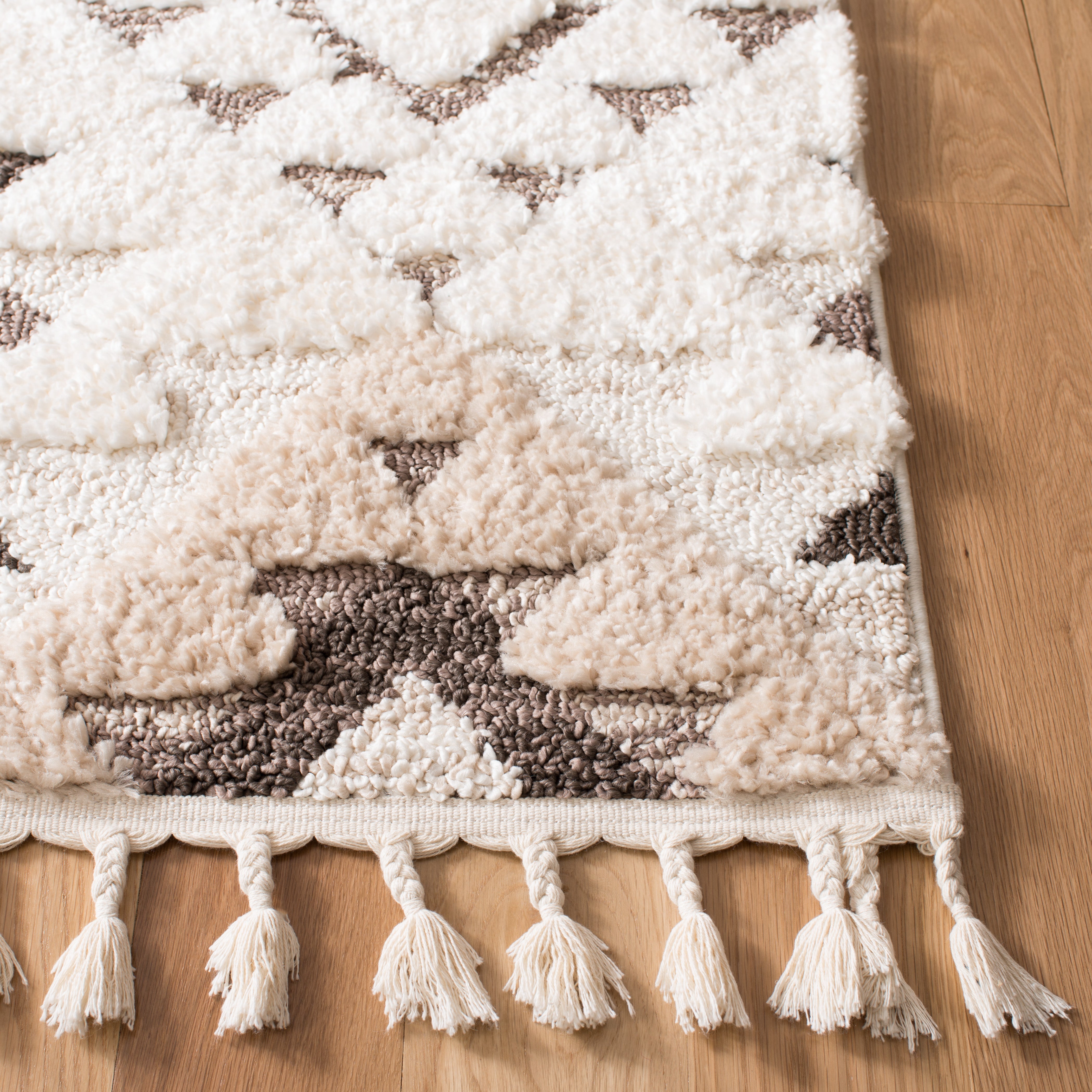 Ivory / Brown