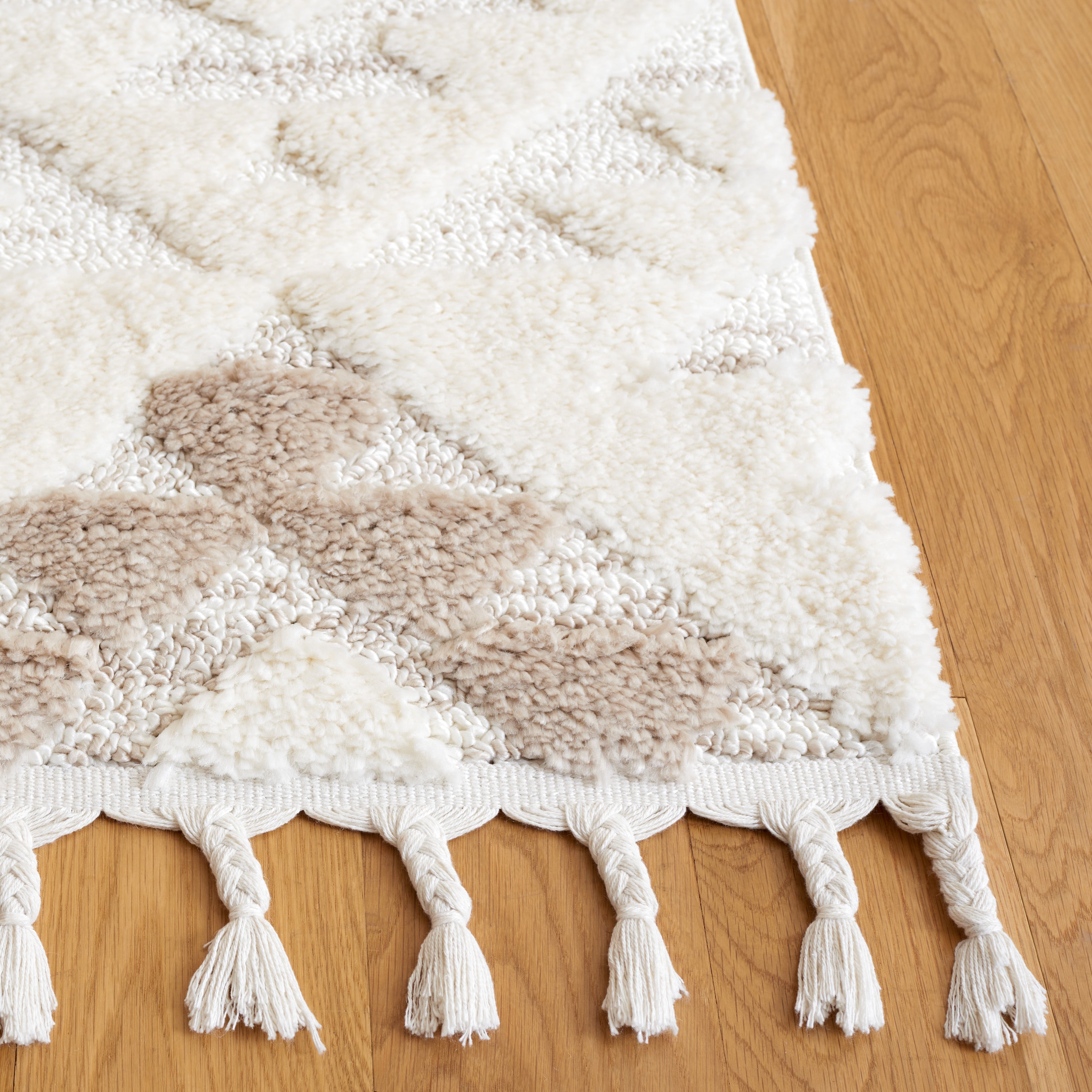 Ivory / Beige