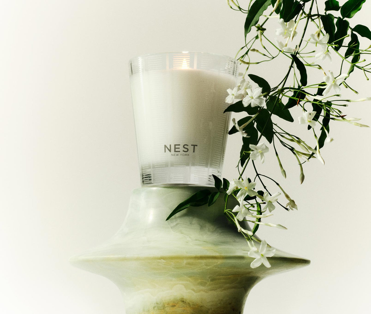 NEST Indian Jasmine Classic Candle