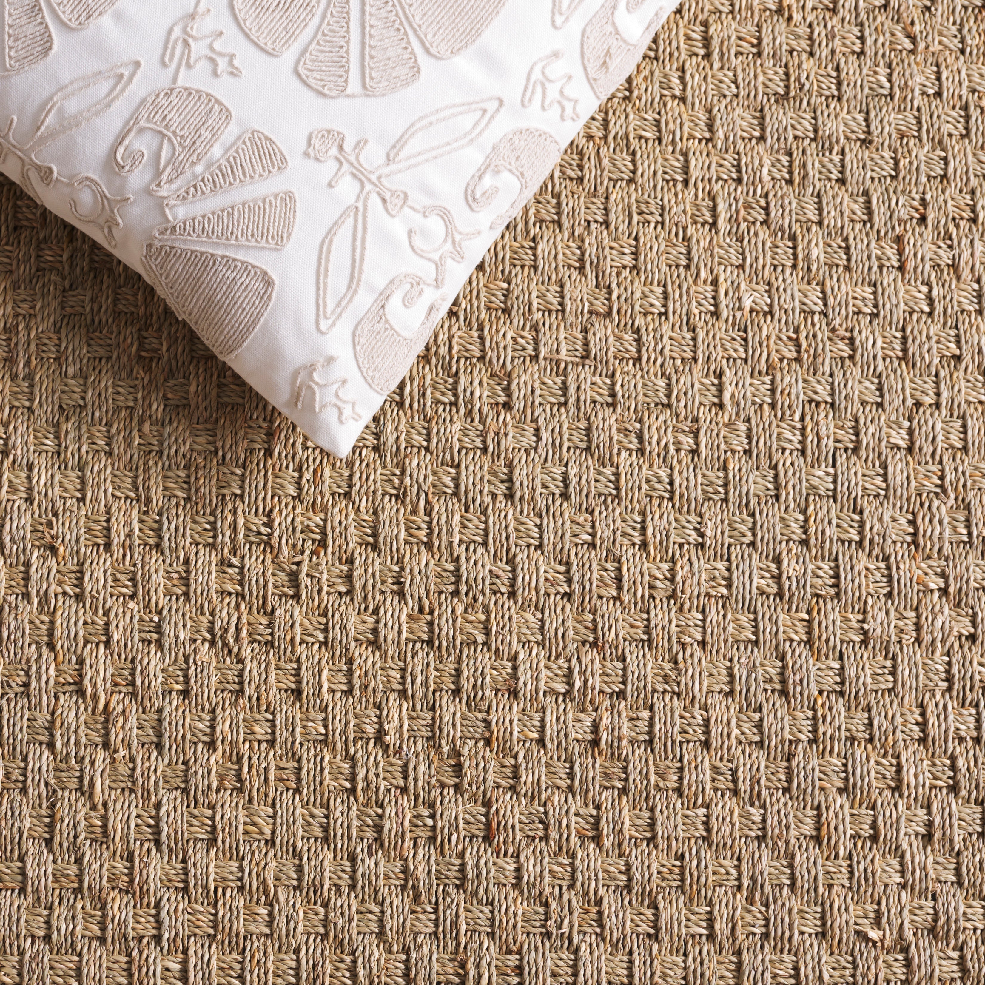 Natural / Beige