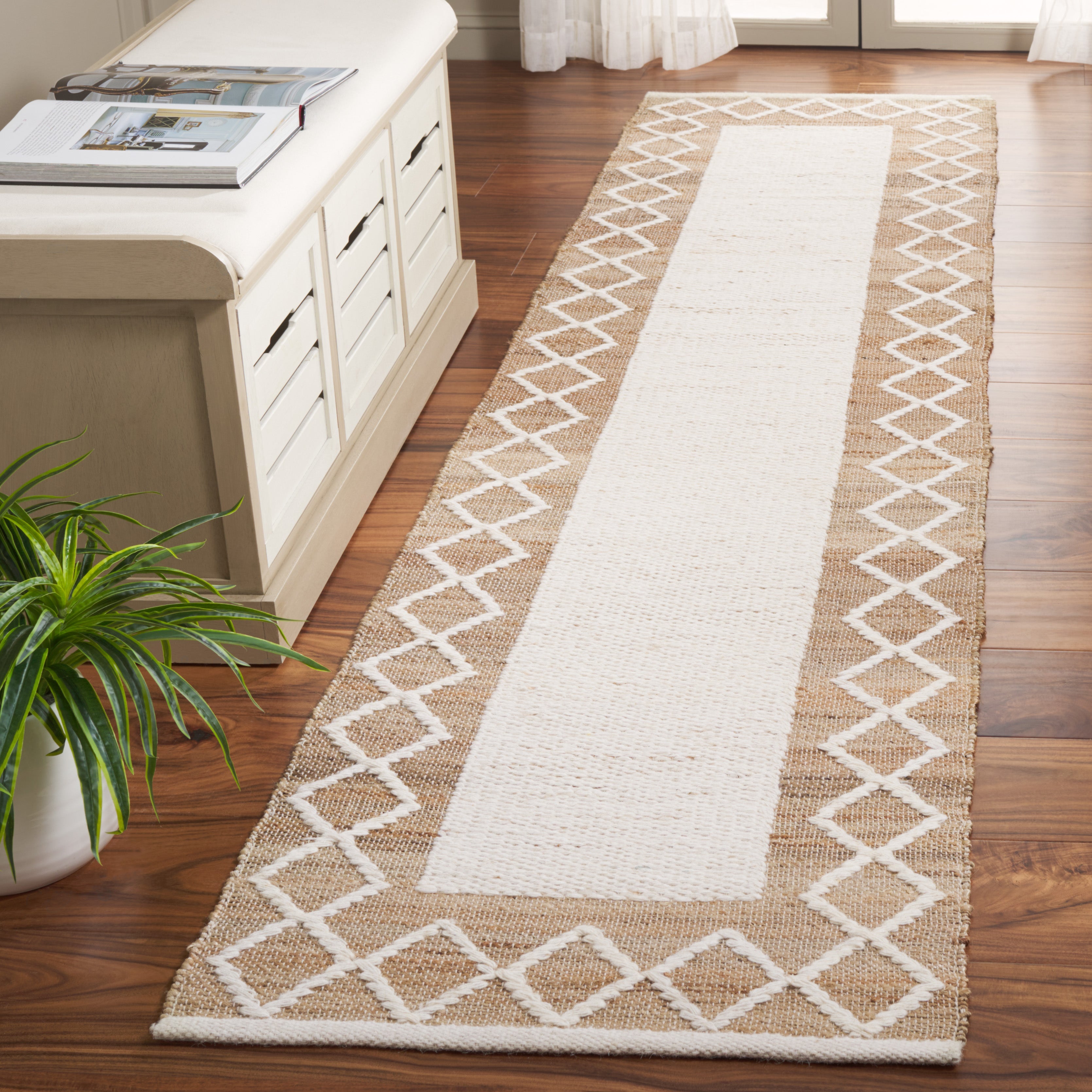 Natural / Ivory