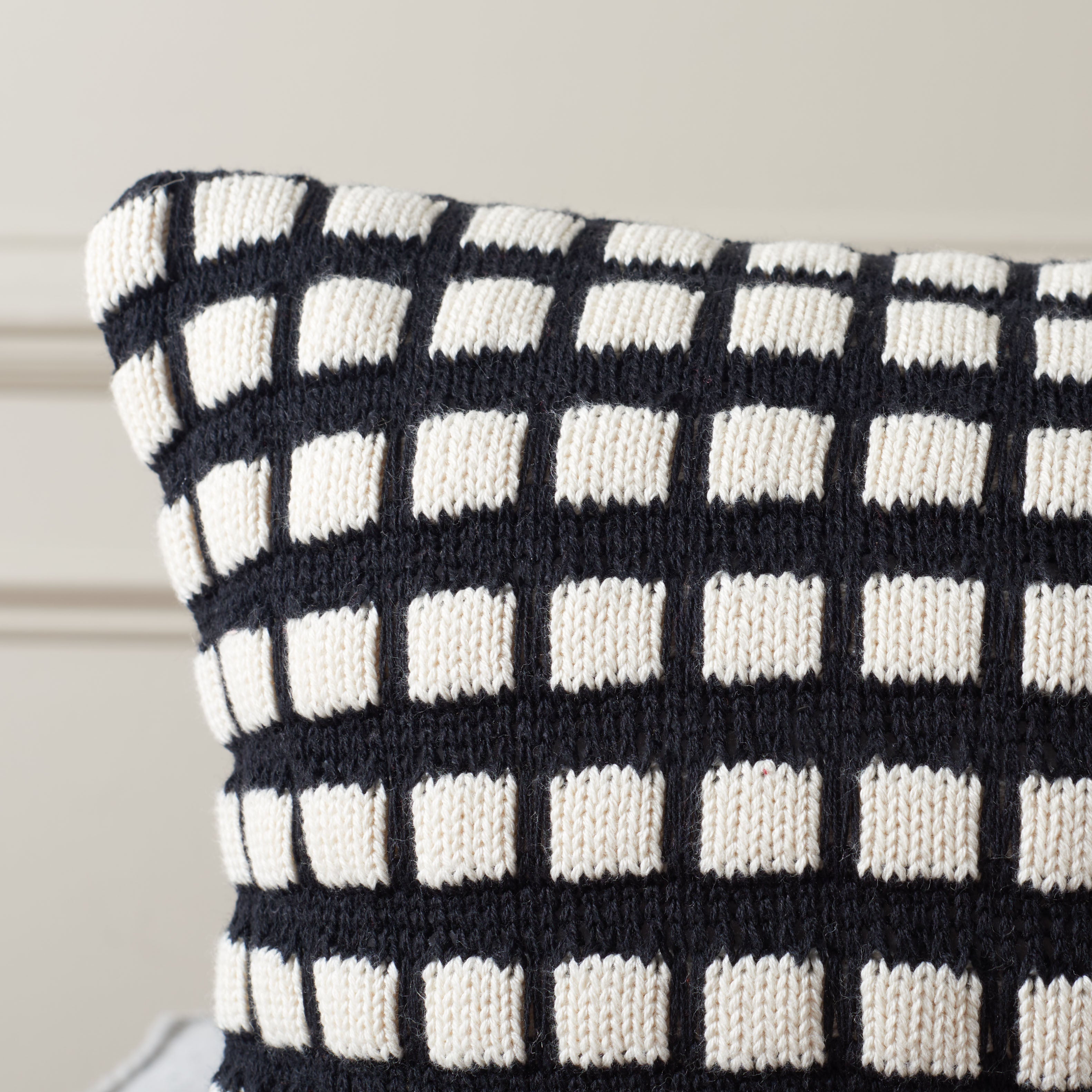 Black / Ivory