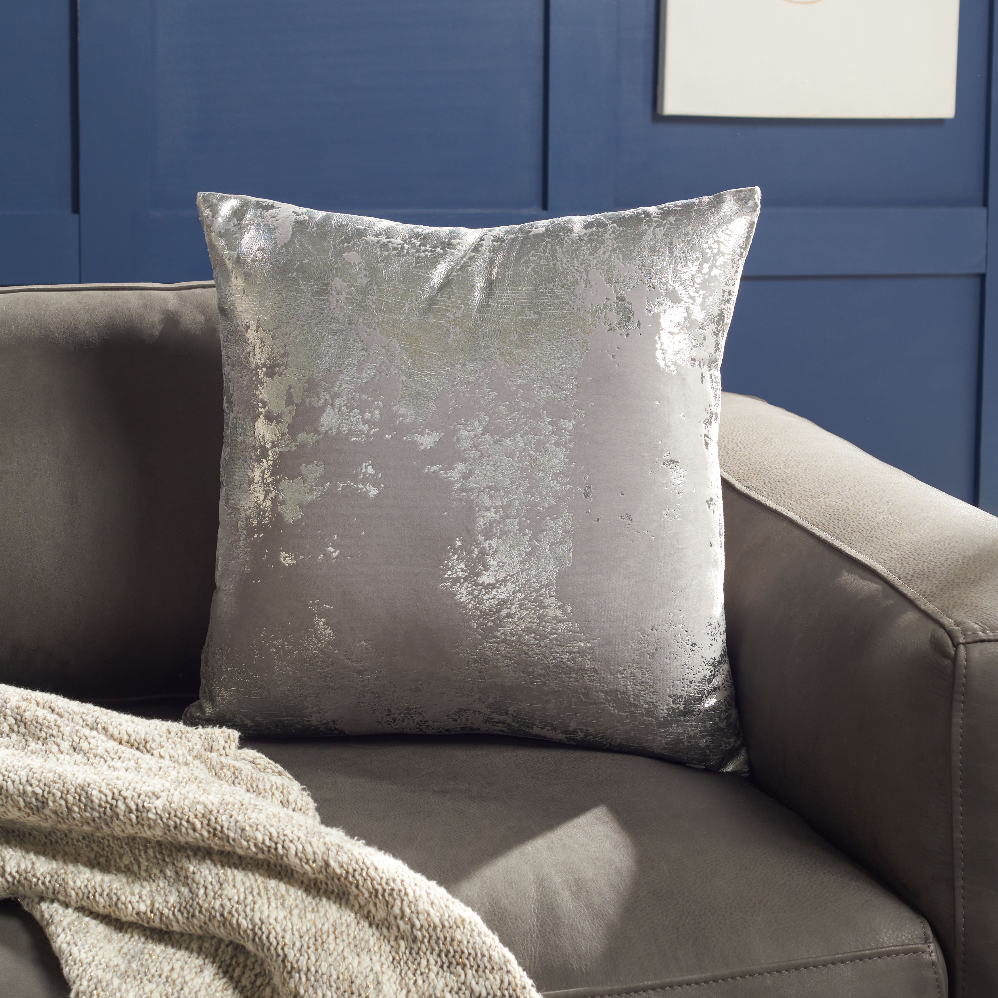 Grey / Silver