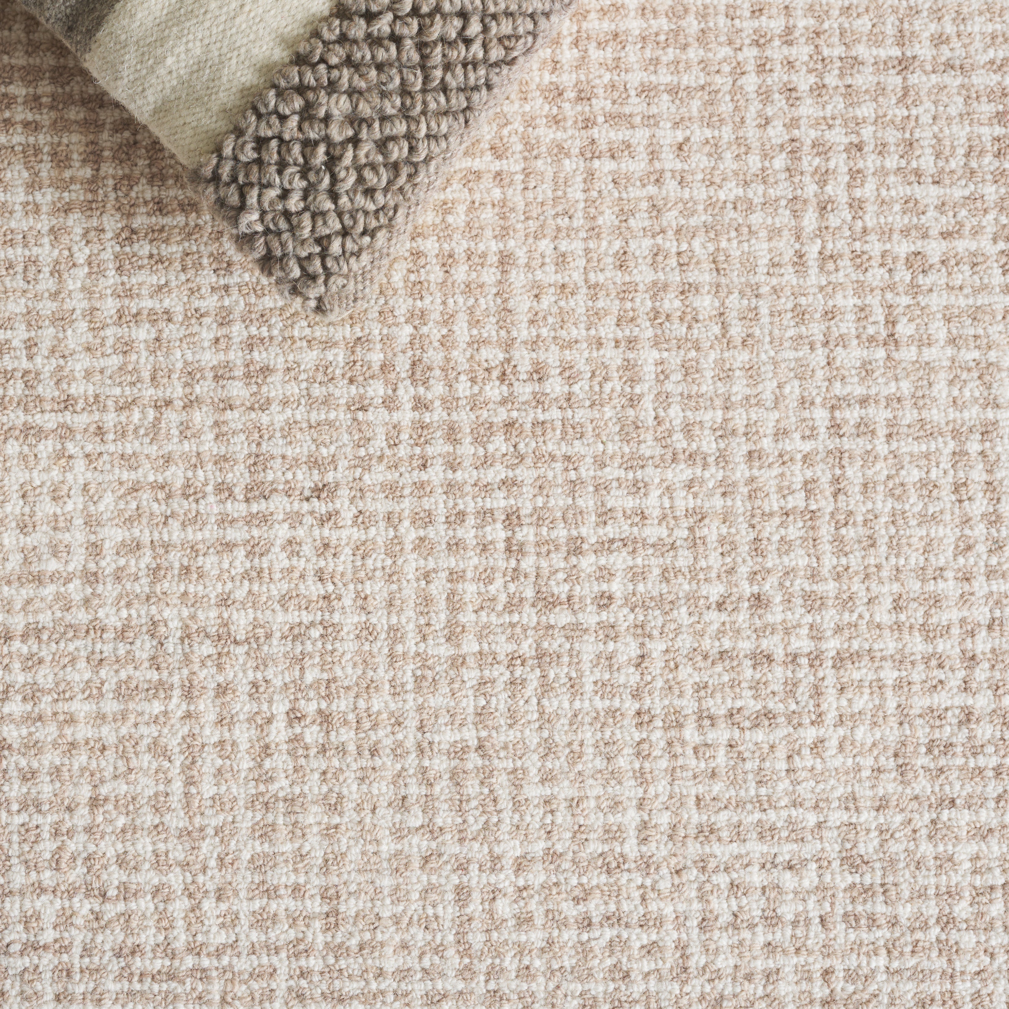 Beige / Ivory