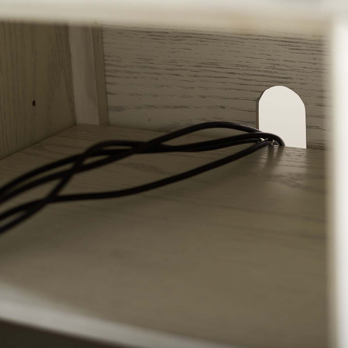 Elissa Mid-Century Large Media Stand | Safavieh Couture - SFV2115 - White Washed
