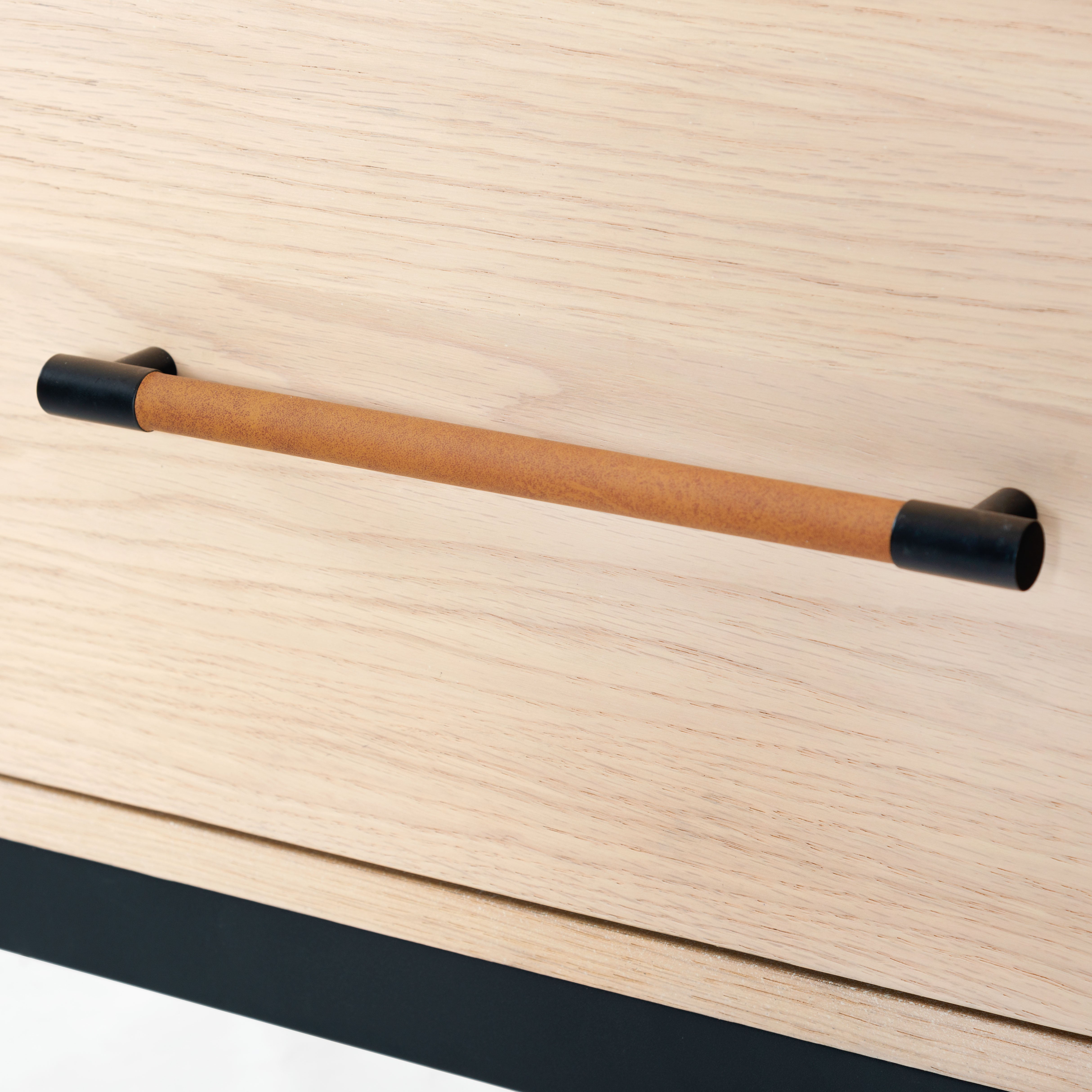 OAK / BLACK