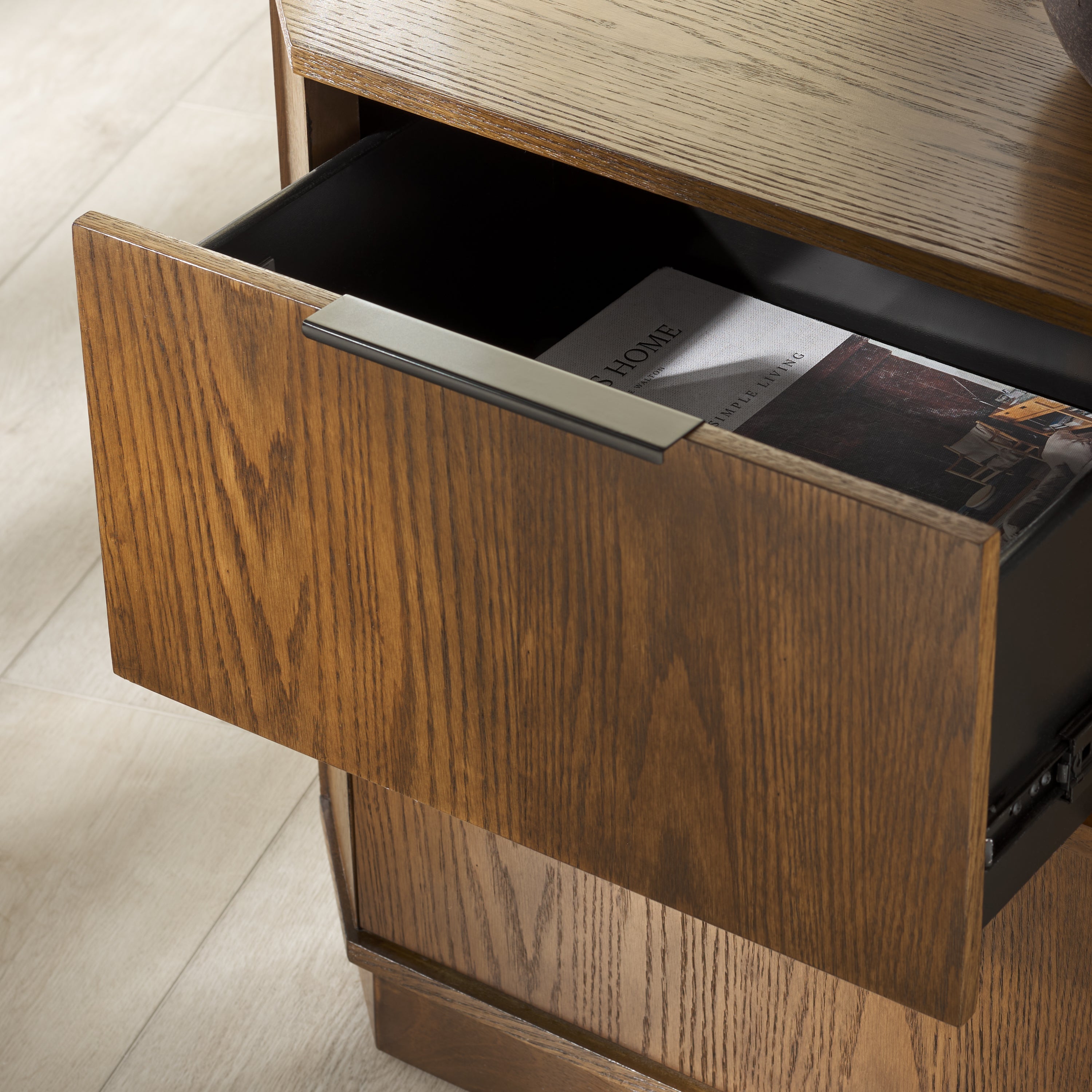 MEDIUM OAK