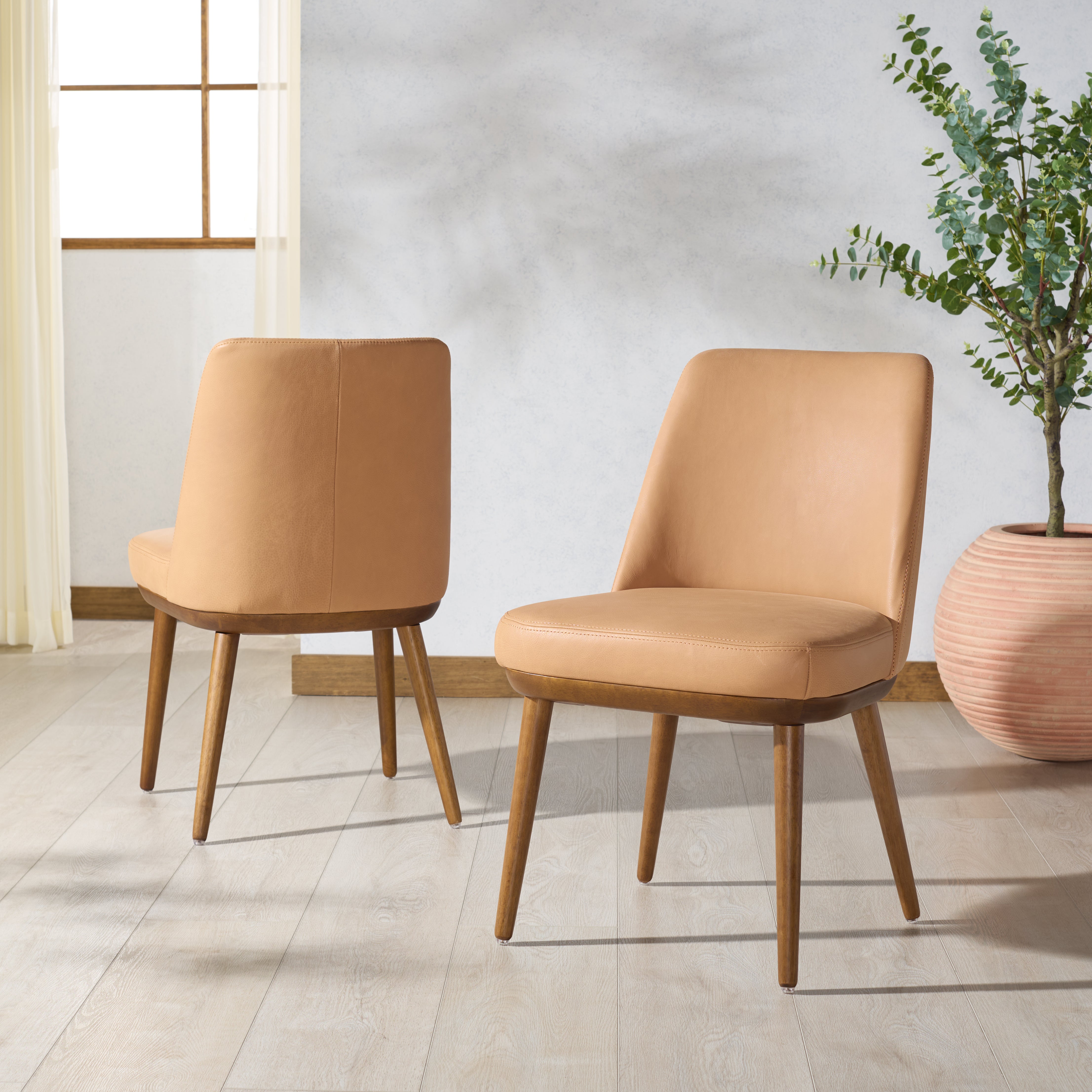 Safavieh Couture Normandy Leather Dining Chair (Set of 2), SFV2400