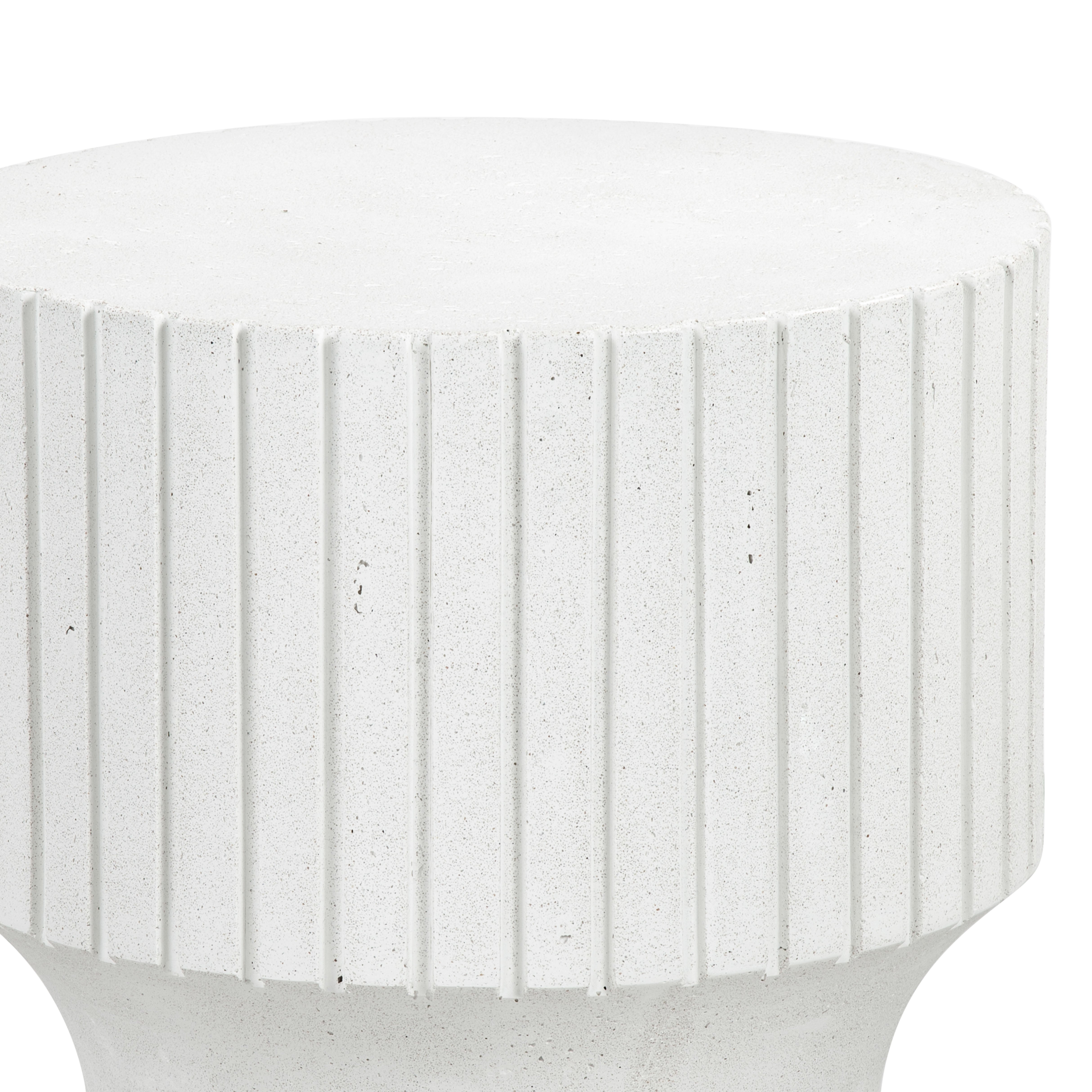 Safavieh Couture Einstein Round Accent Table, SFV2607