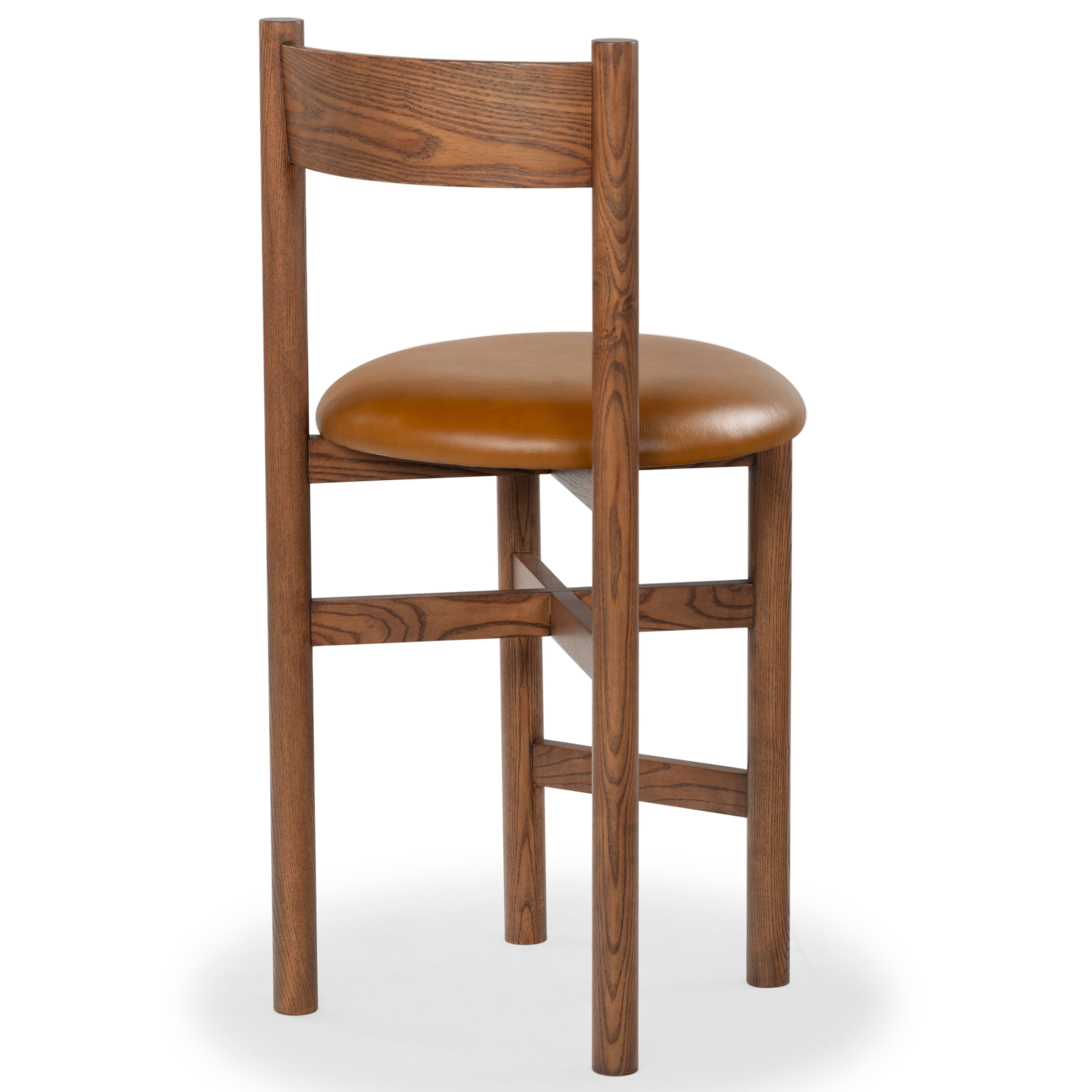 Walnut / Brown