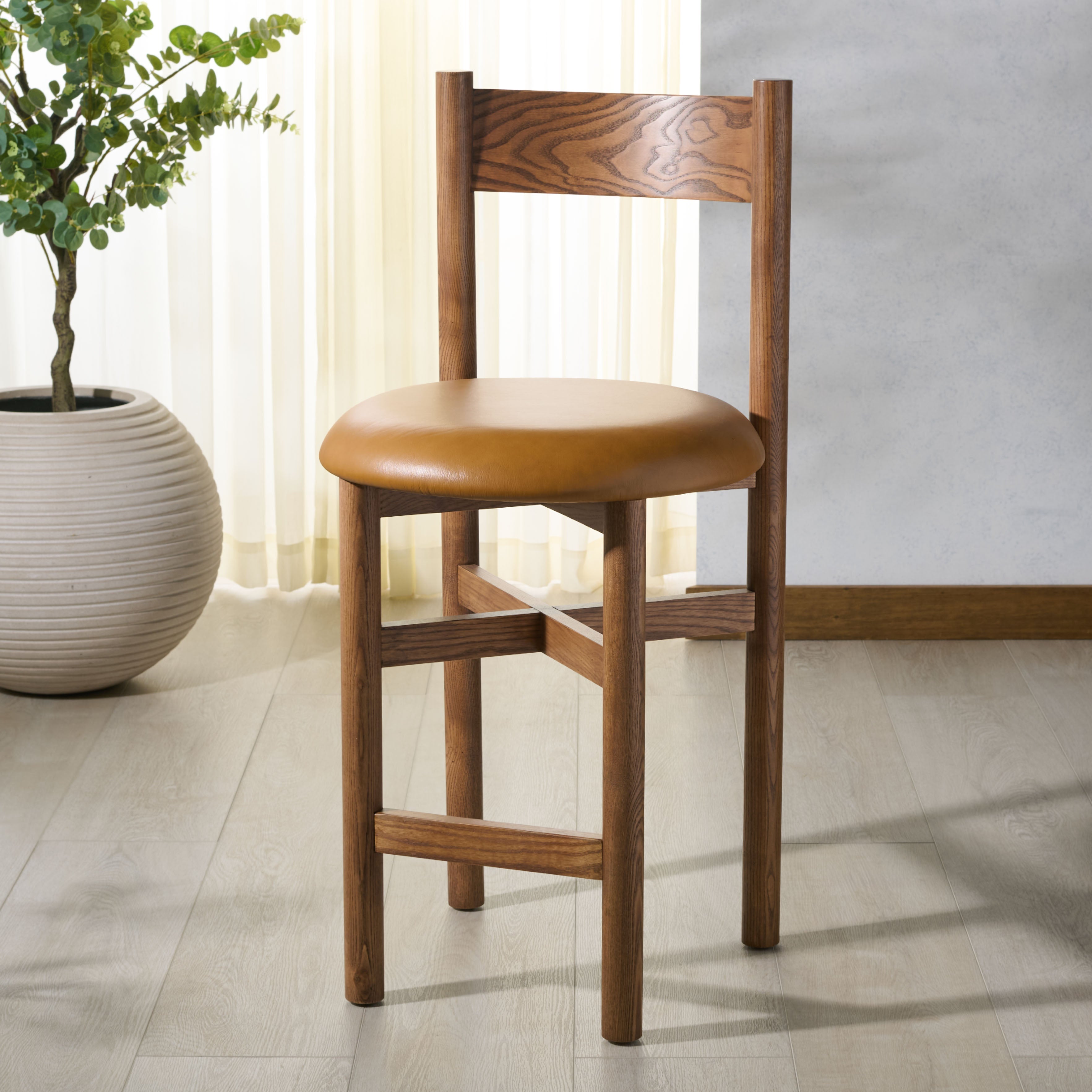 Walnut / Brown