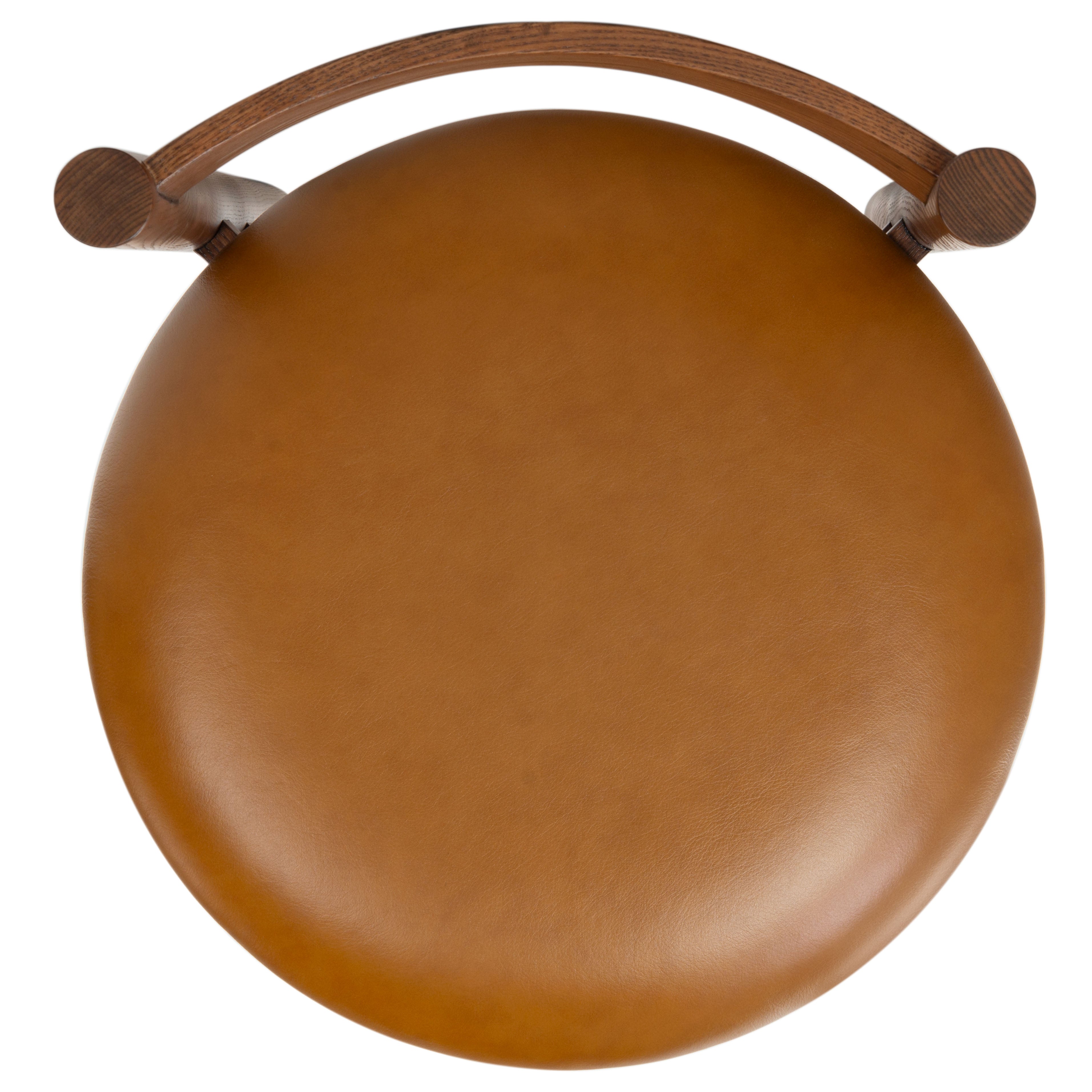 Walnut / Brown