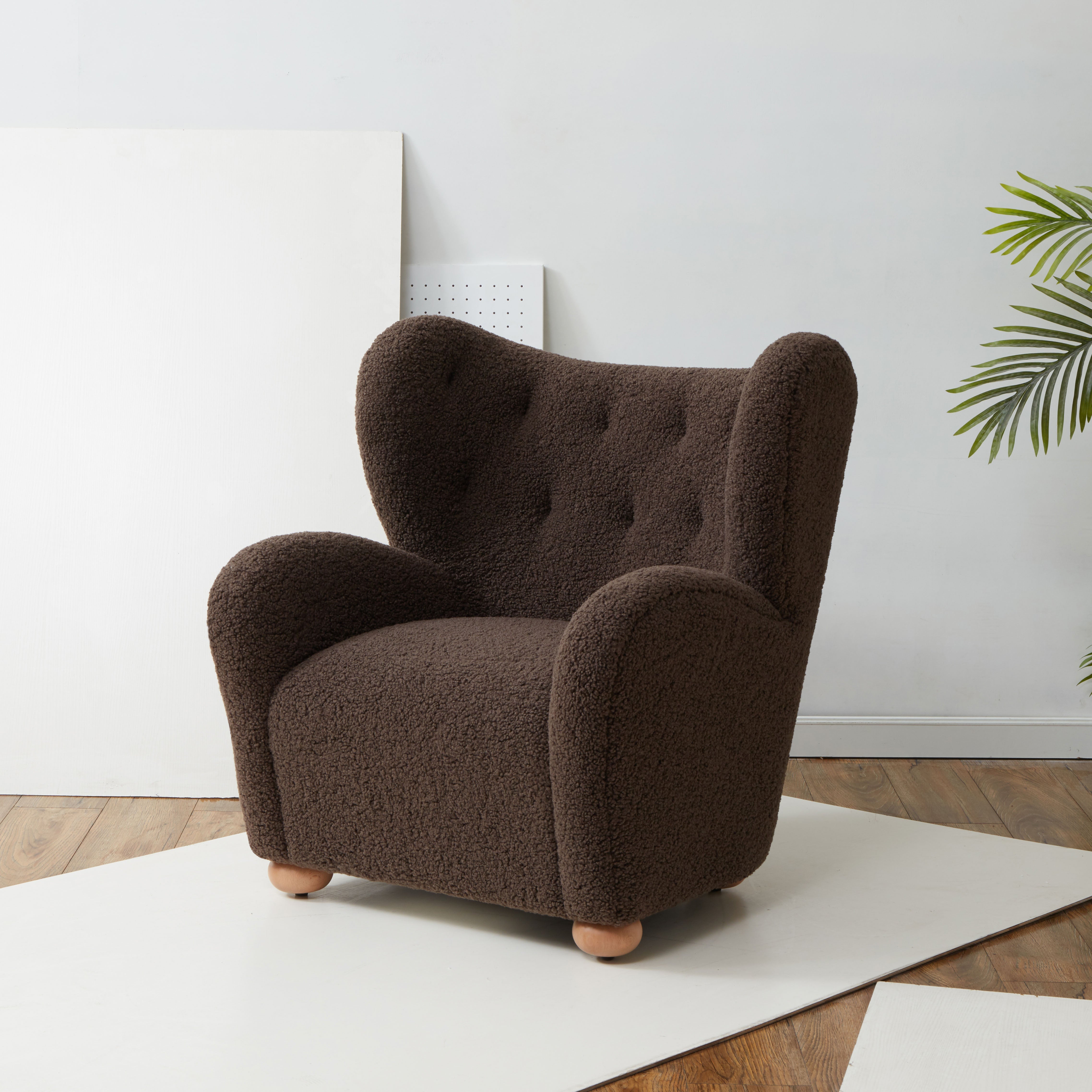 Galloway Wingback Accent Chair | Safavieh Couture - SFV5139A