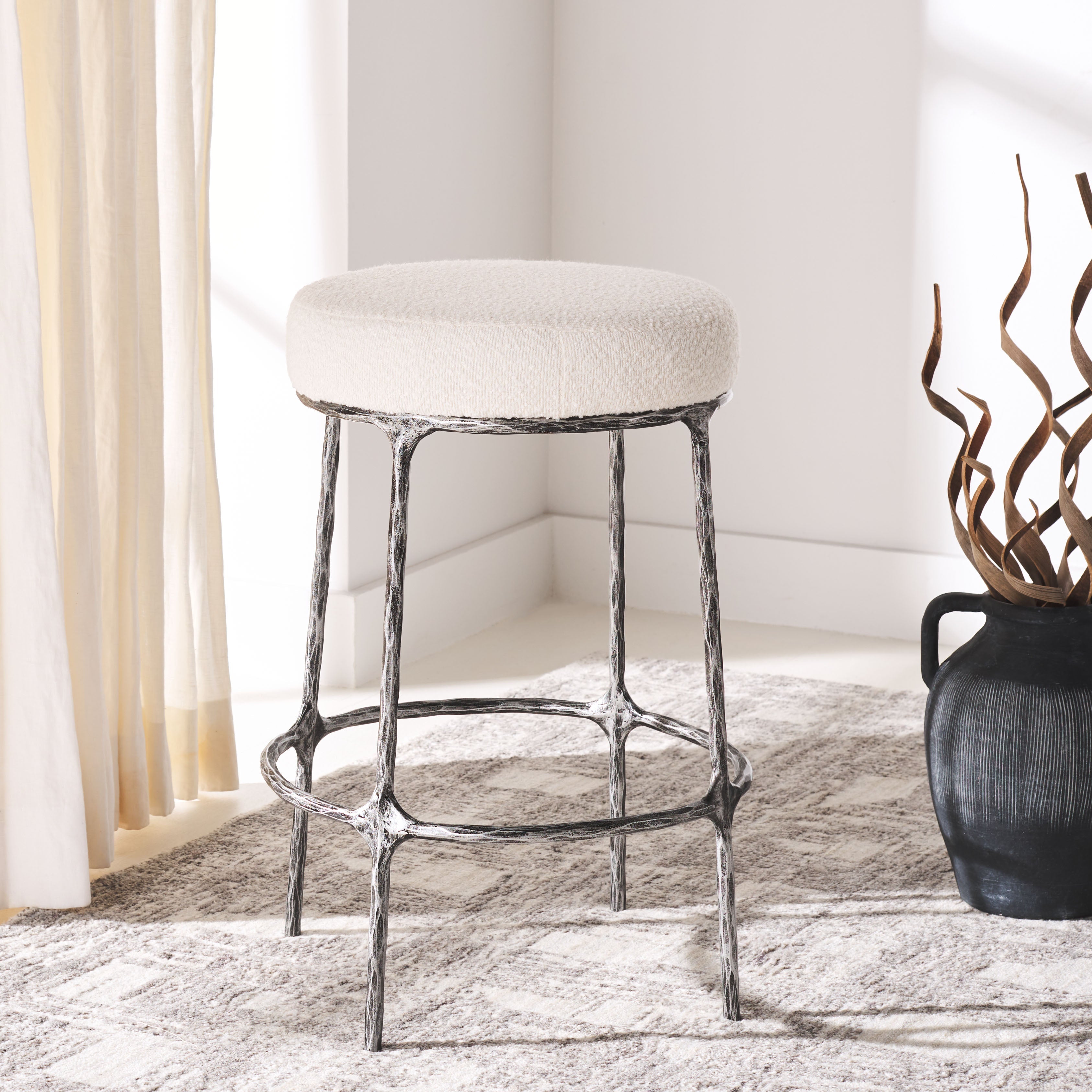Safavieh Couture Trumen Boucle Counterstool, Sfv9525 - Ivory / Black