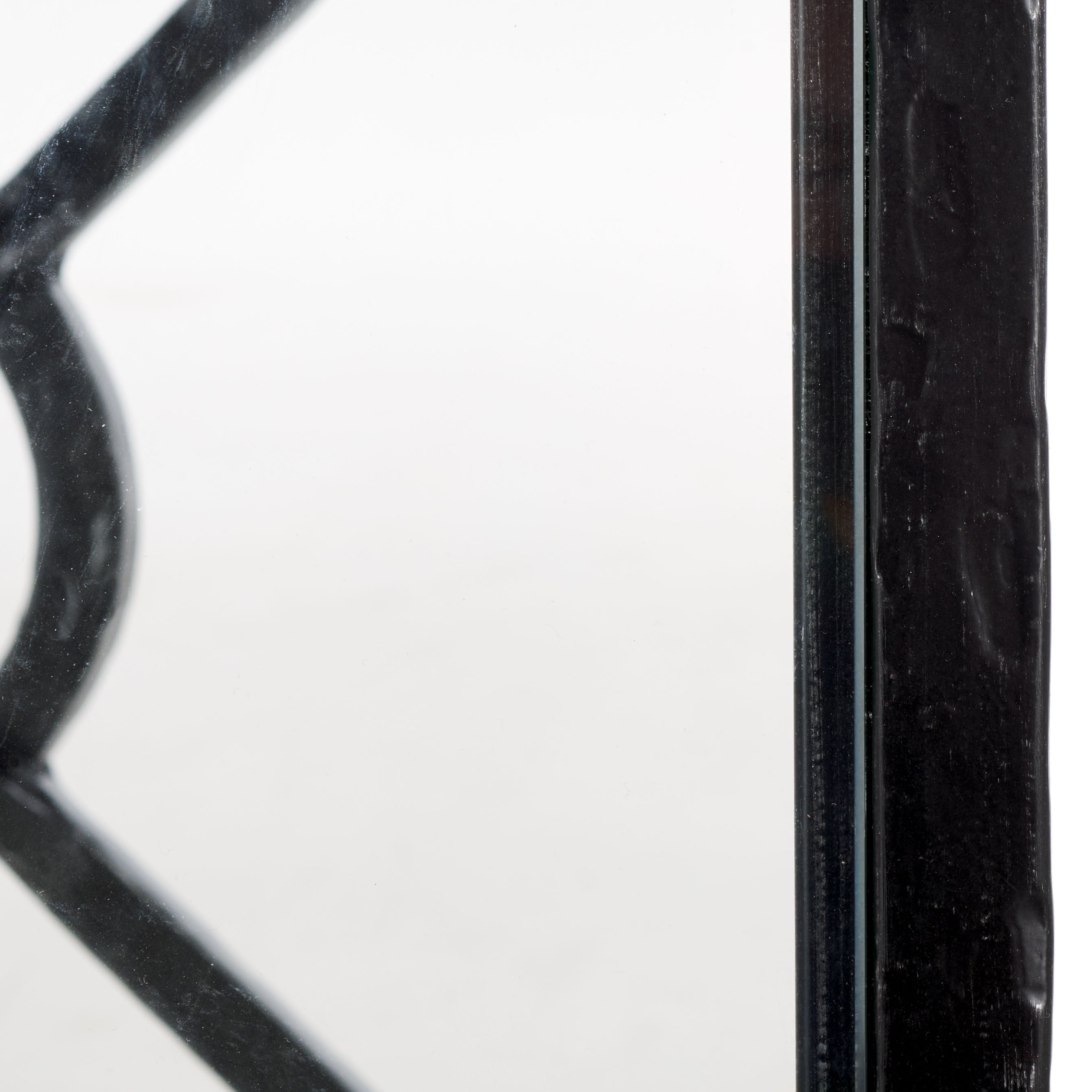 BLACK / CLEAR