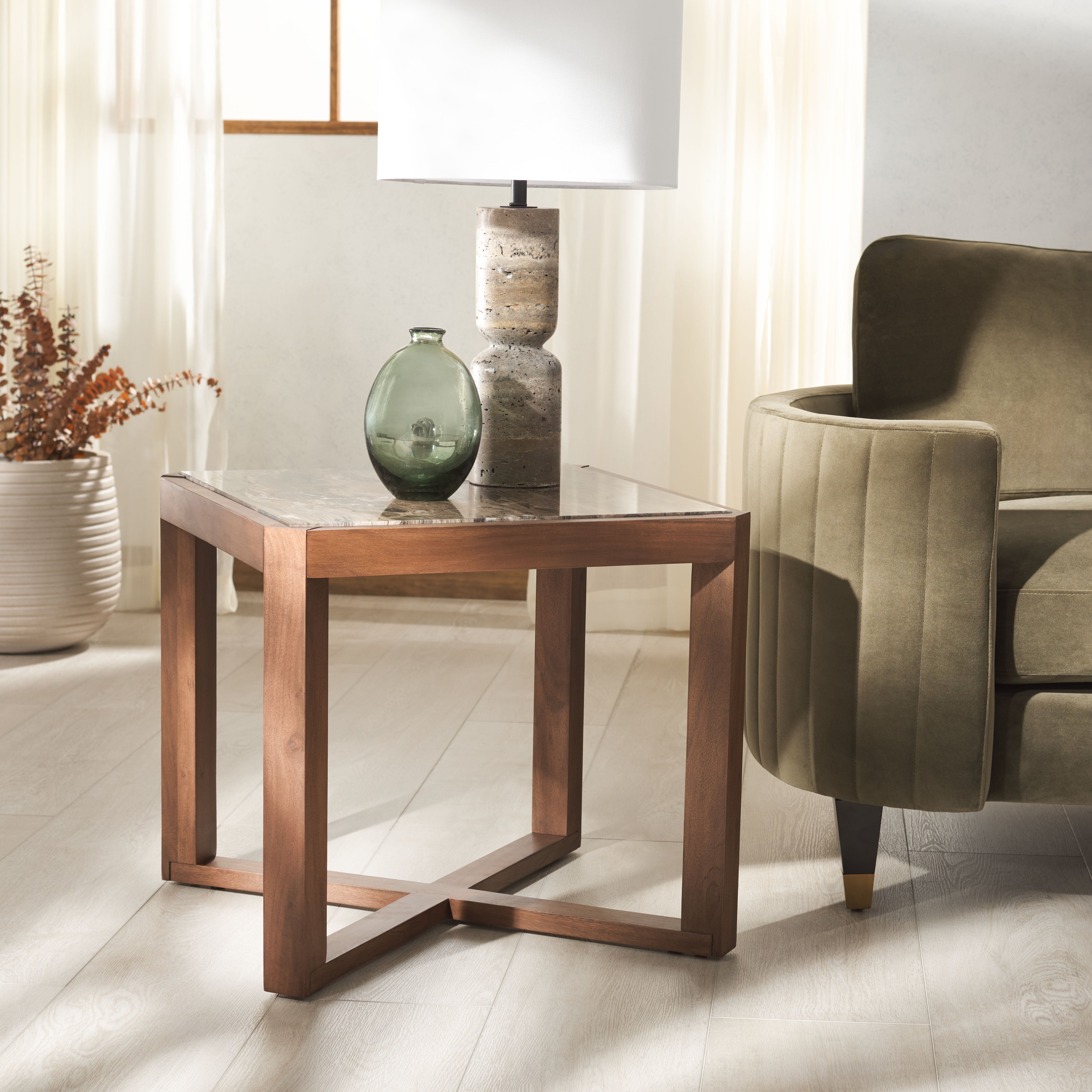WALNUT / BROWN