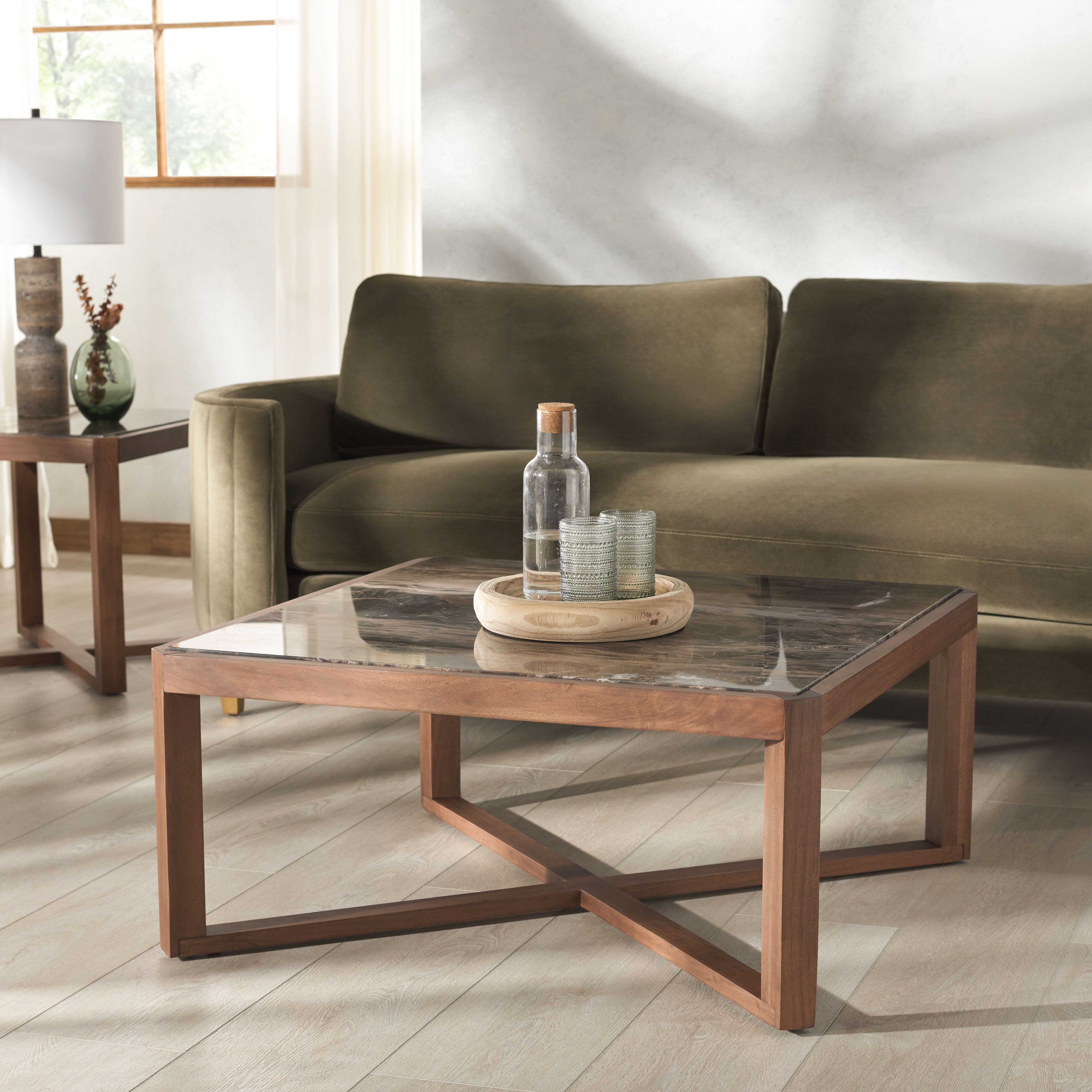 WALNUT / BROWN