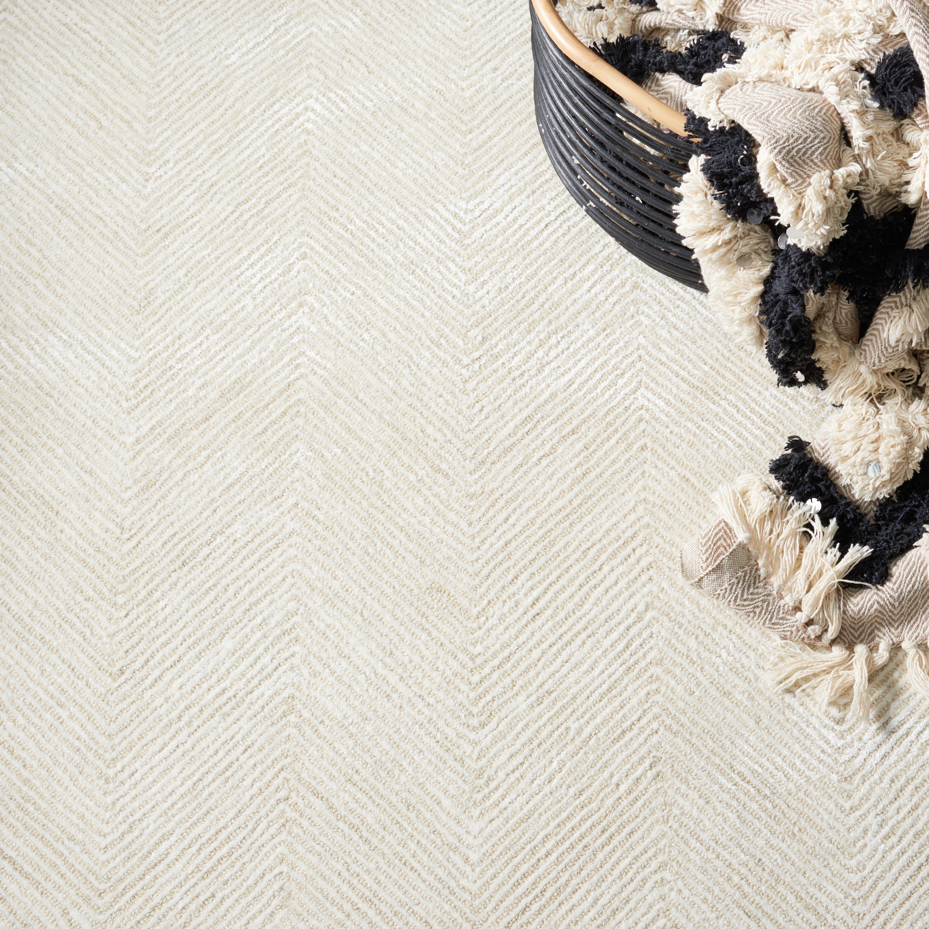 Ivory / Beige