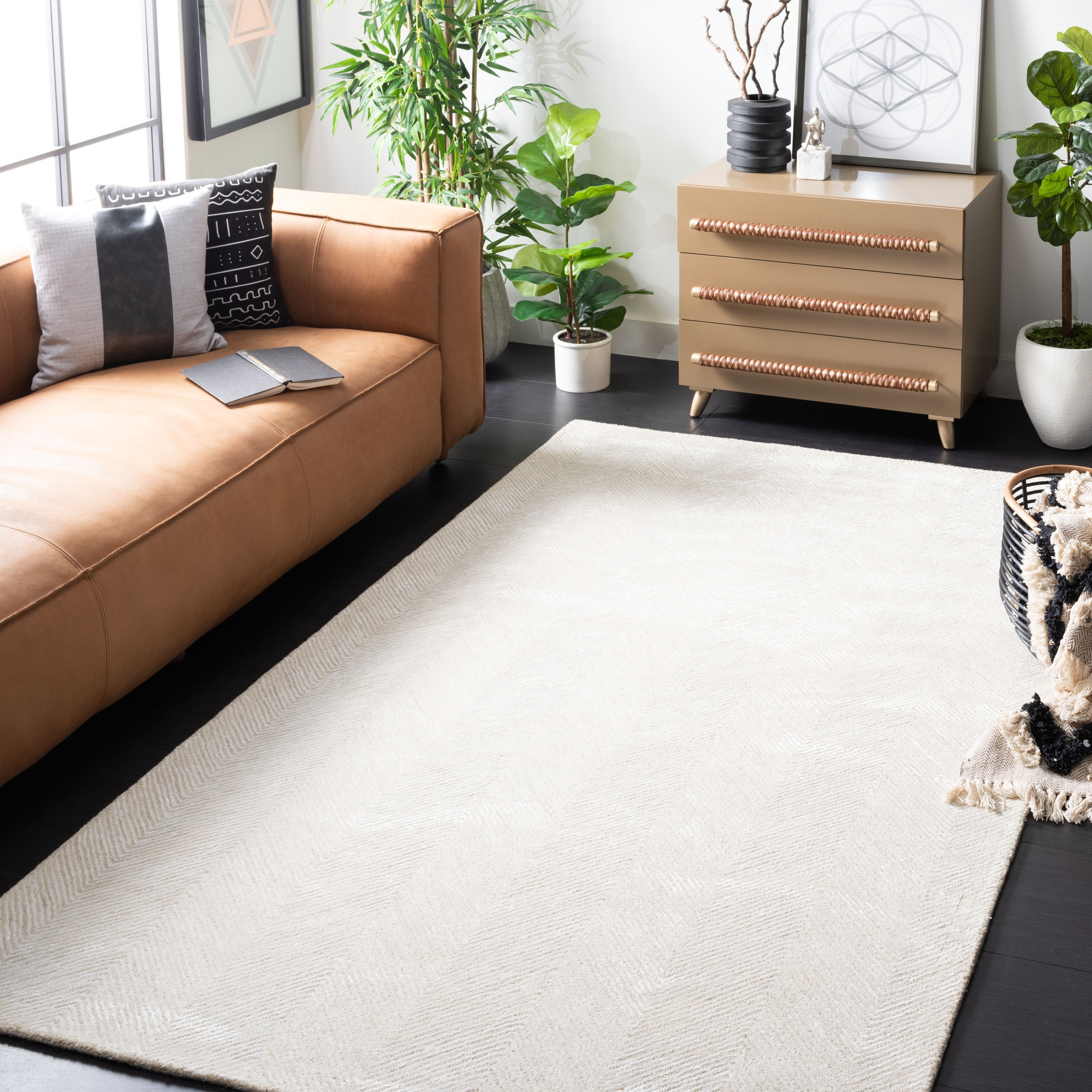 Ivory / Beige