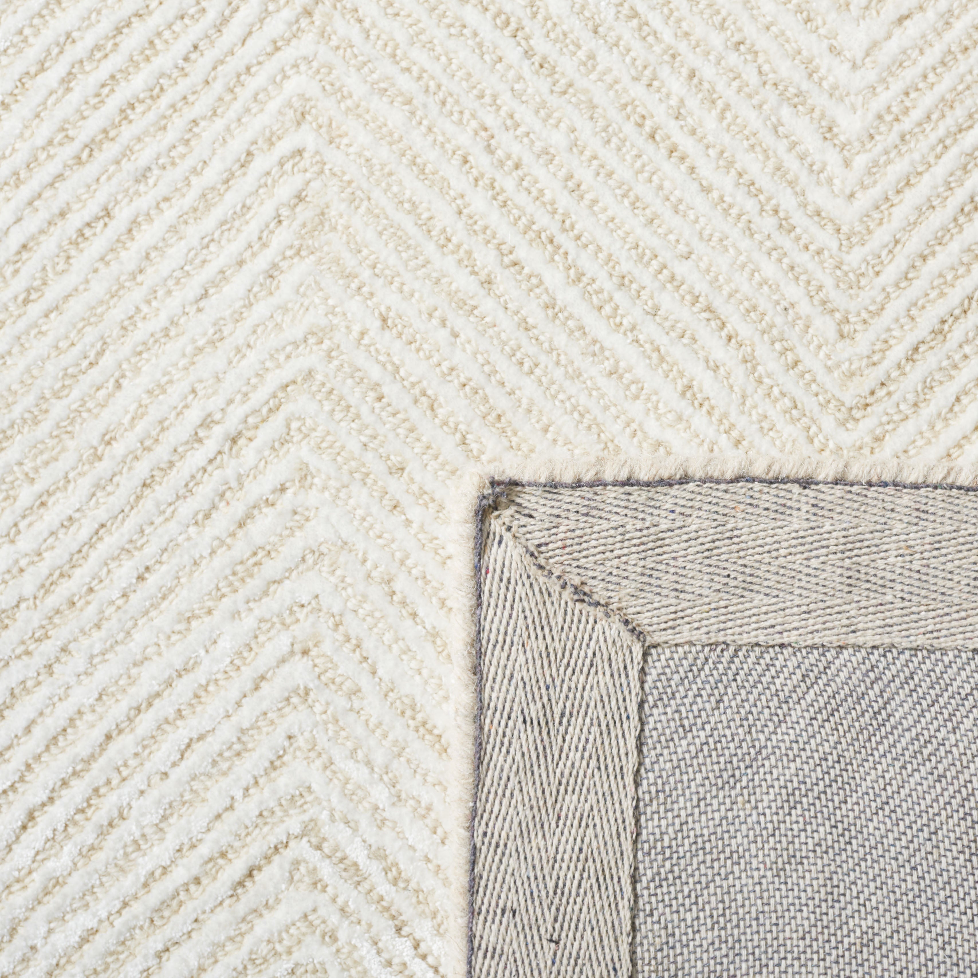 Ivory / Beige