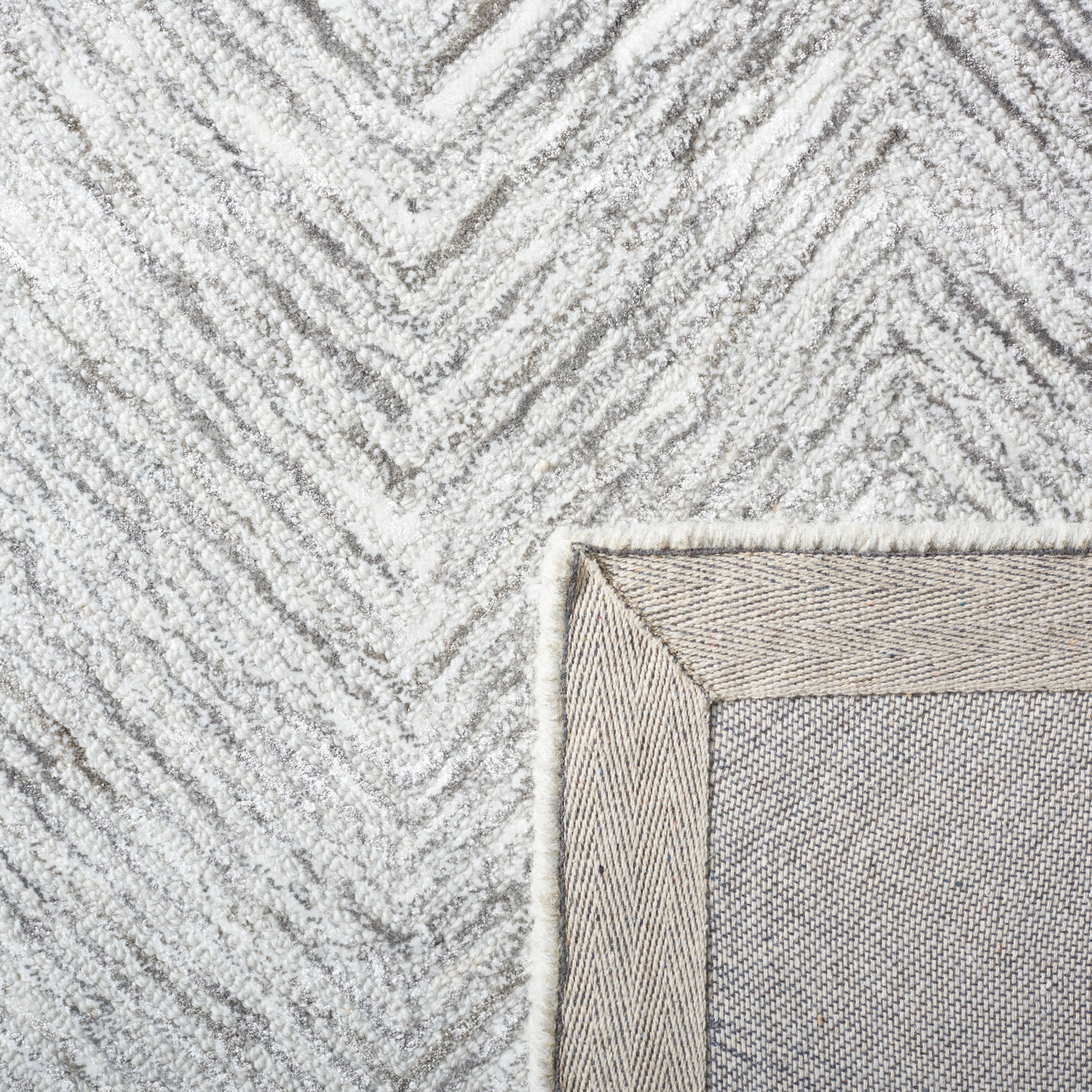 Grey / Ivory