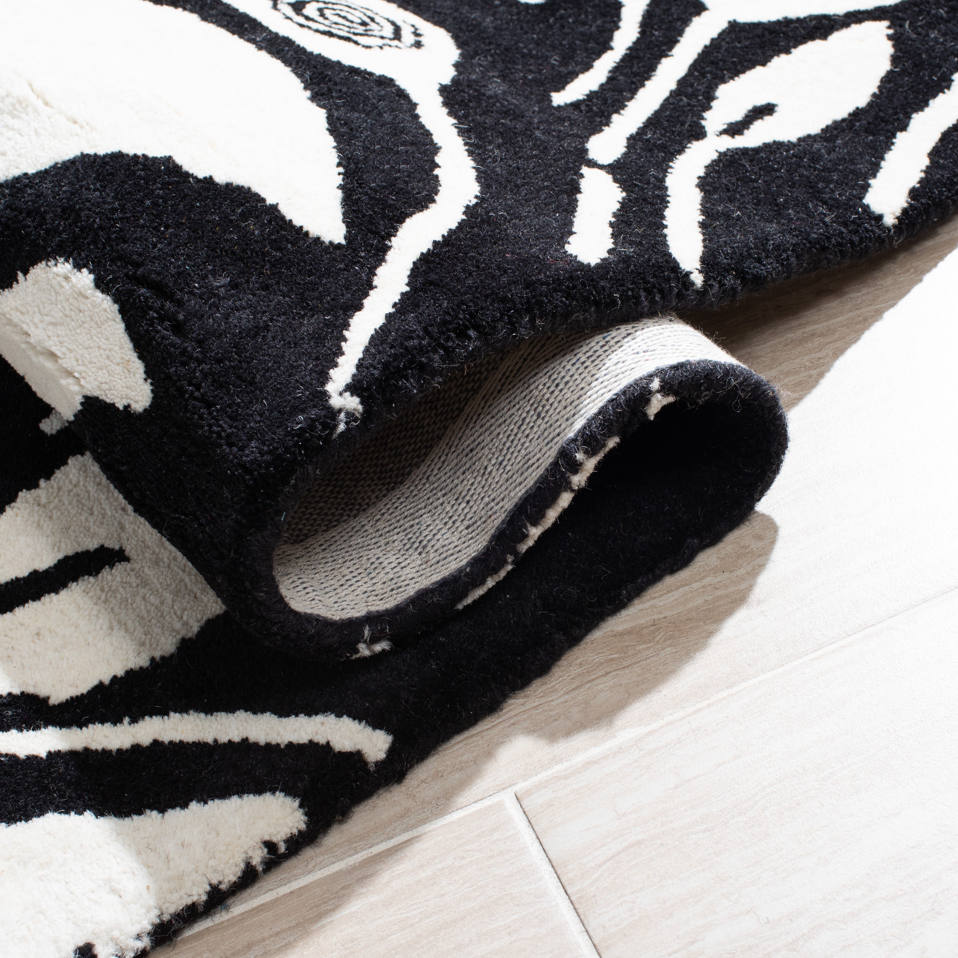 Black / Ivory