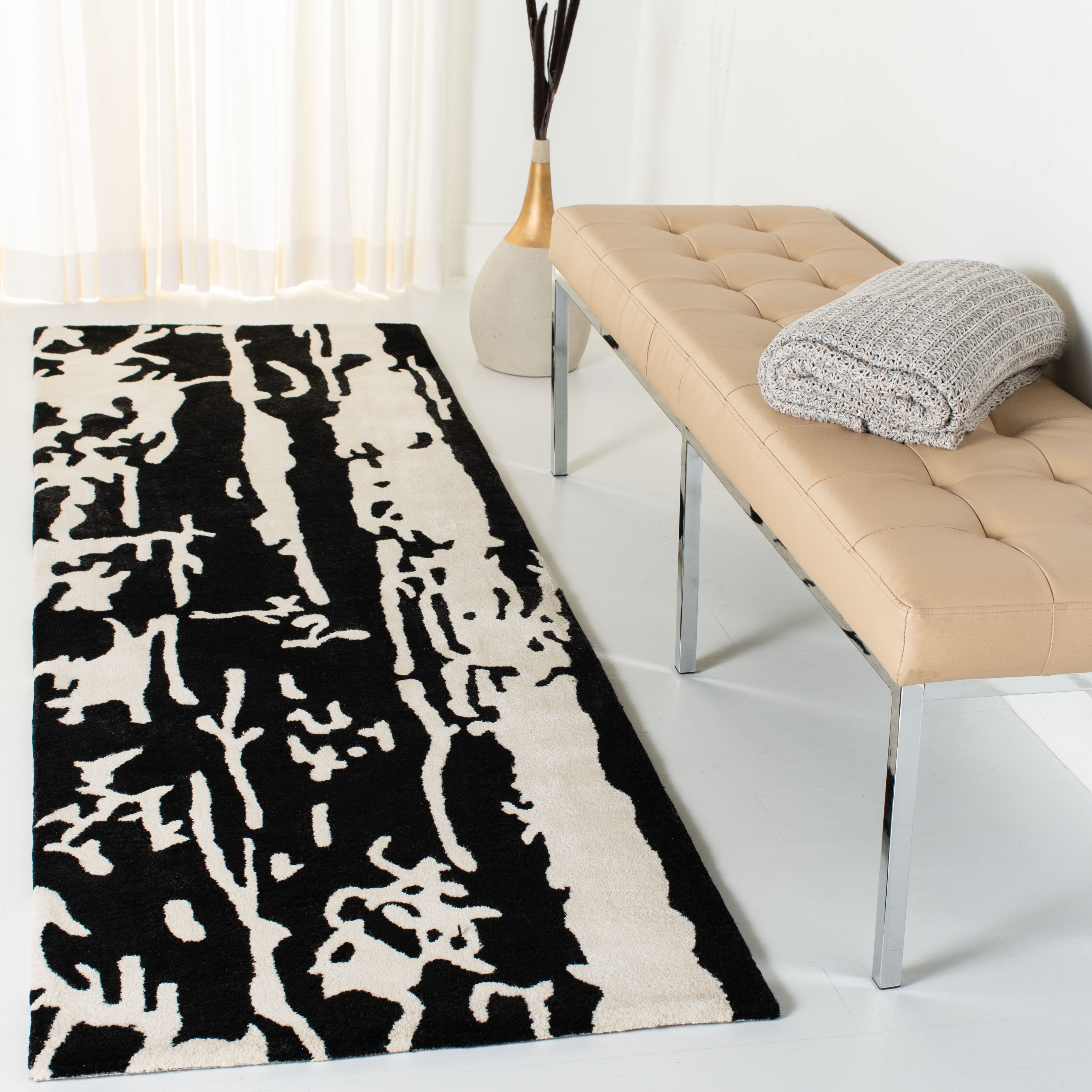 Black / Ivory