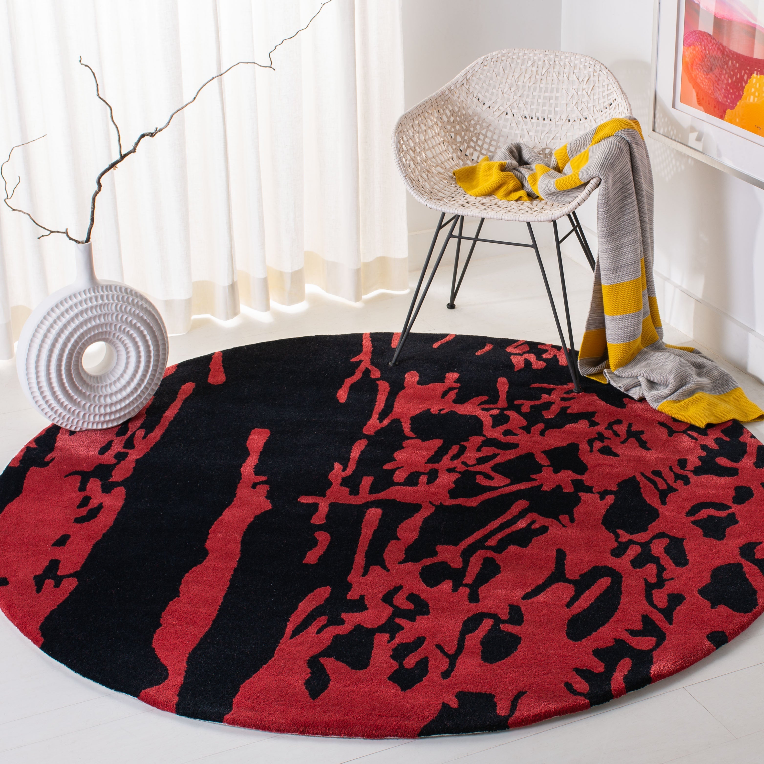 Black / Red