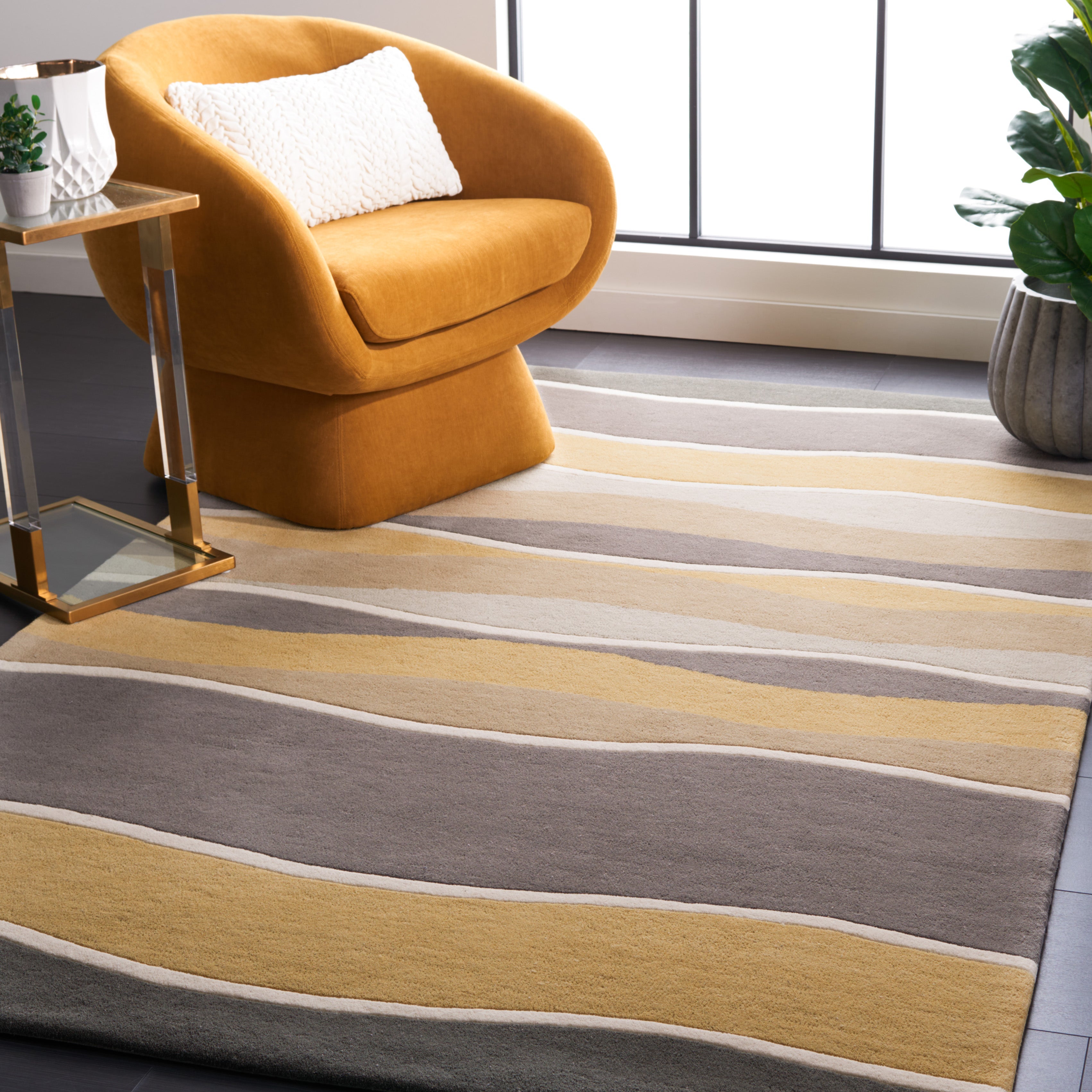 Grey / Gold