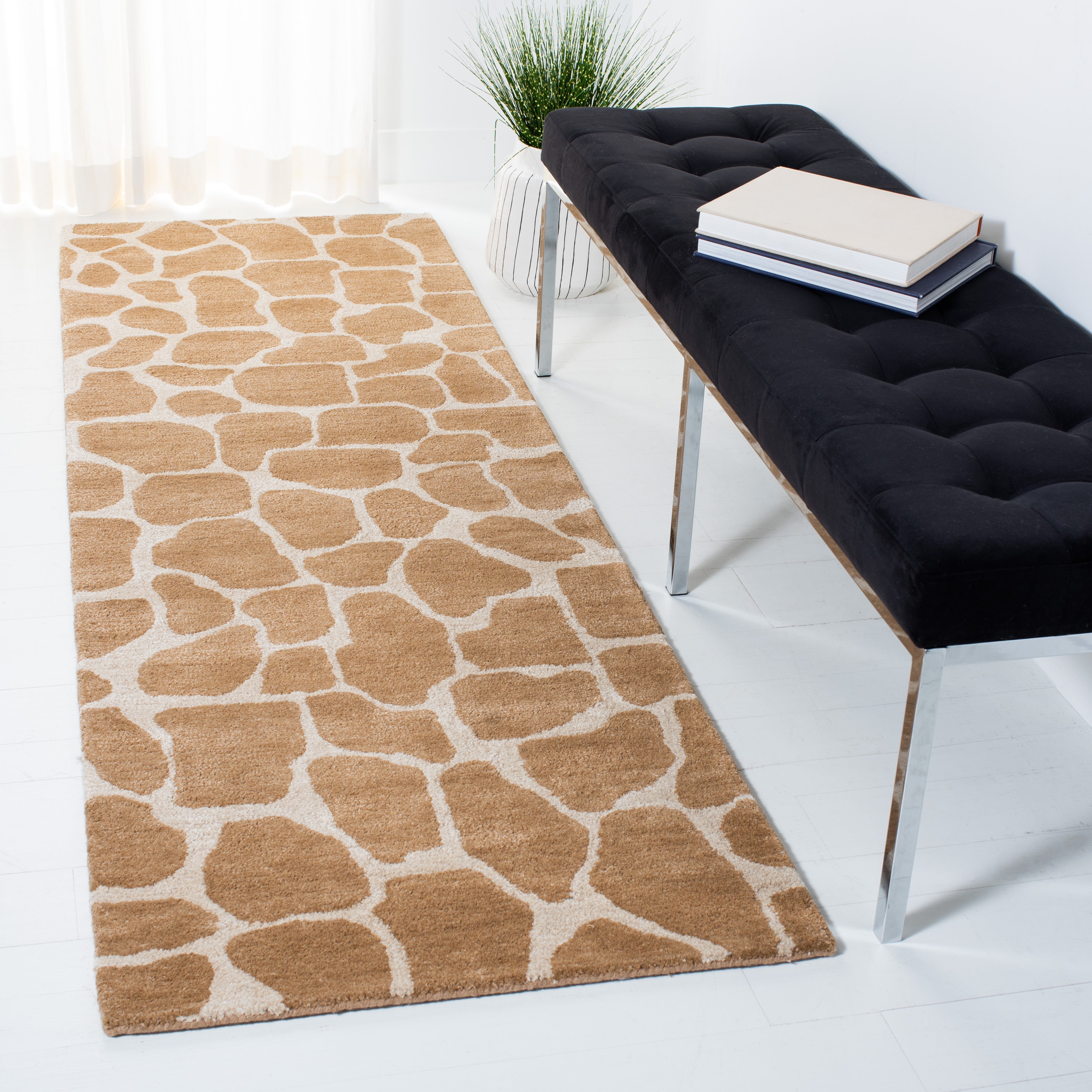 Beige / Brown