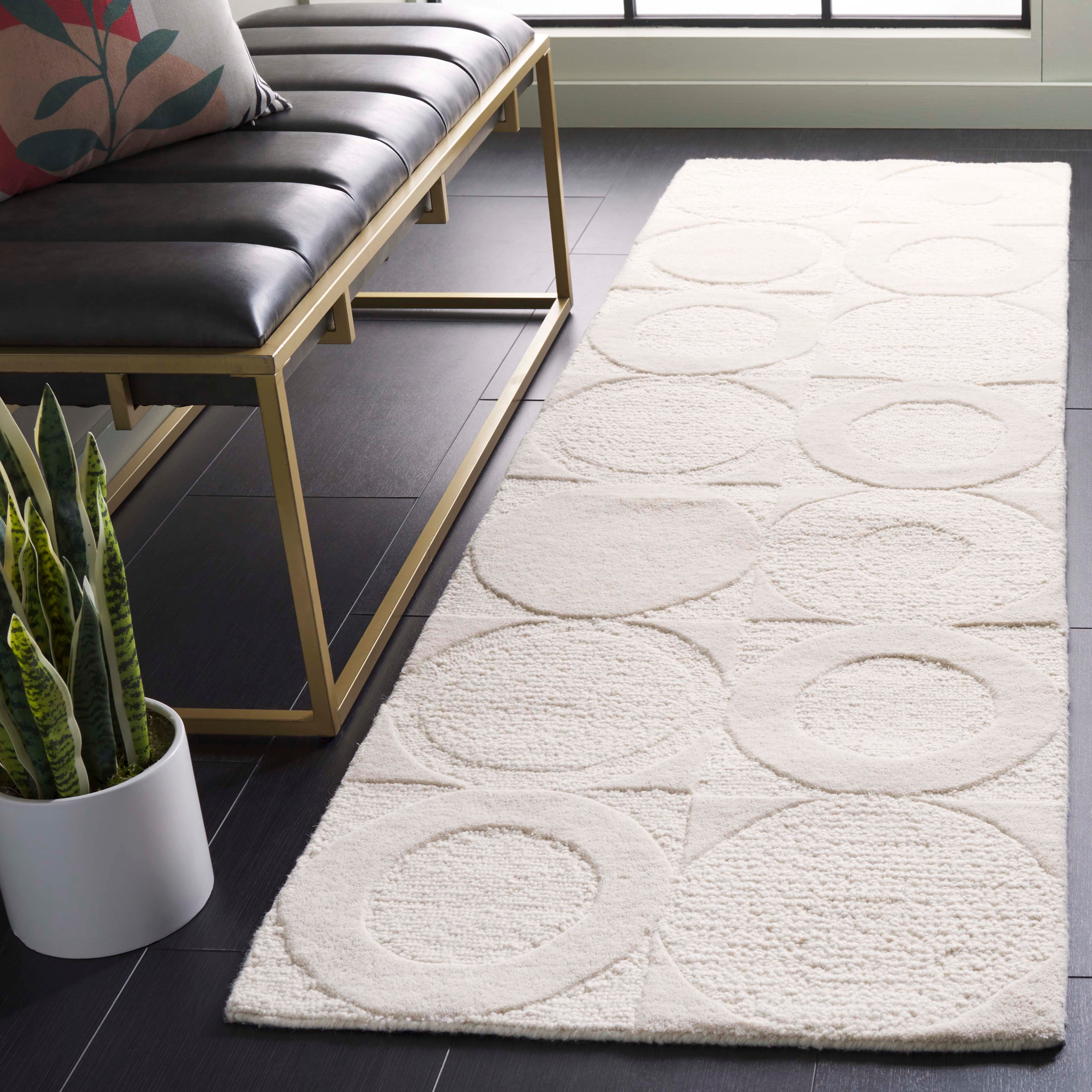 Beige / Ivory