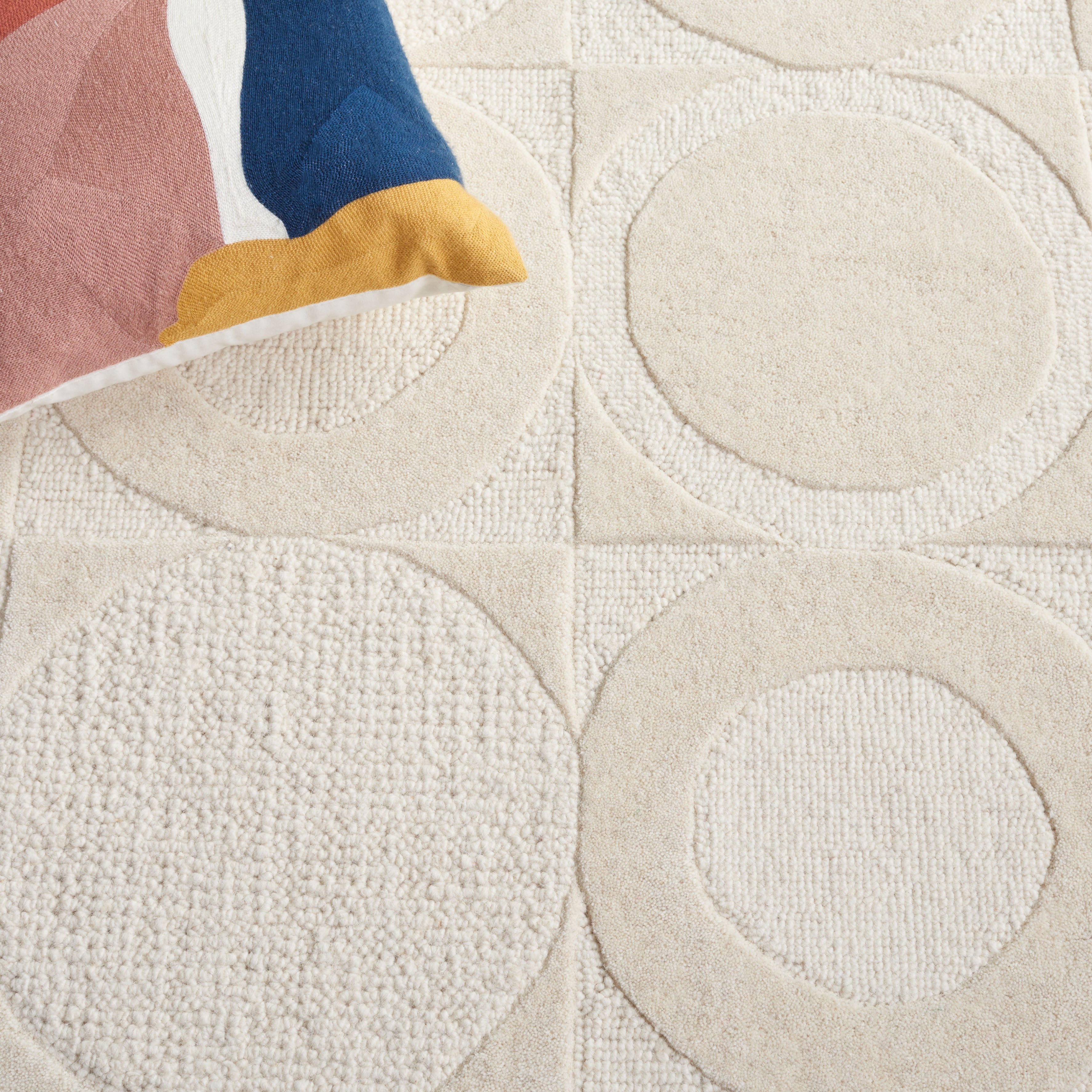 Beige / Ivory
