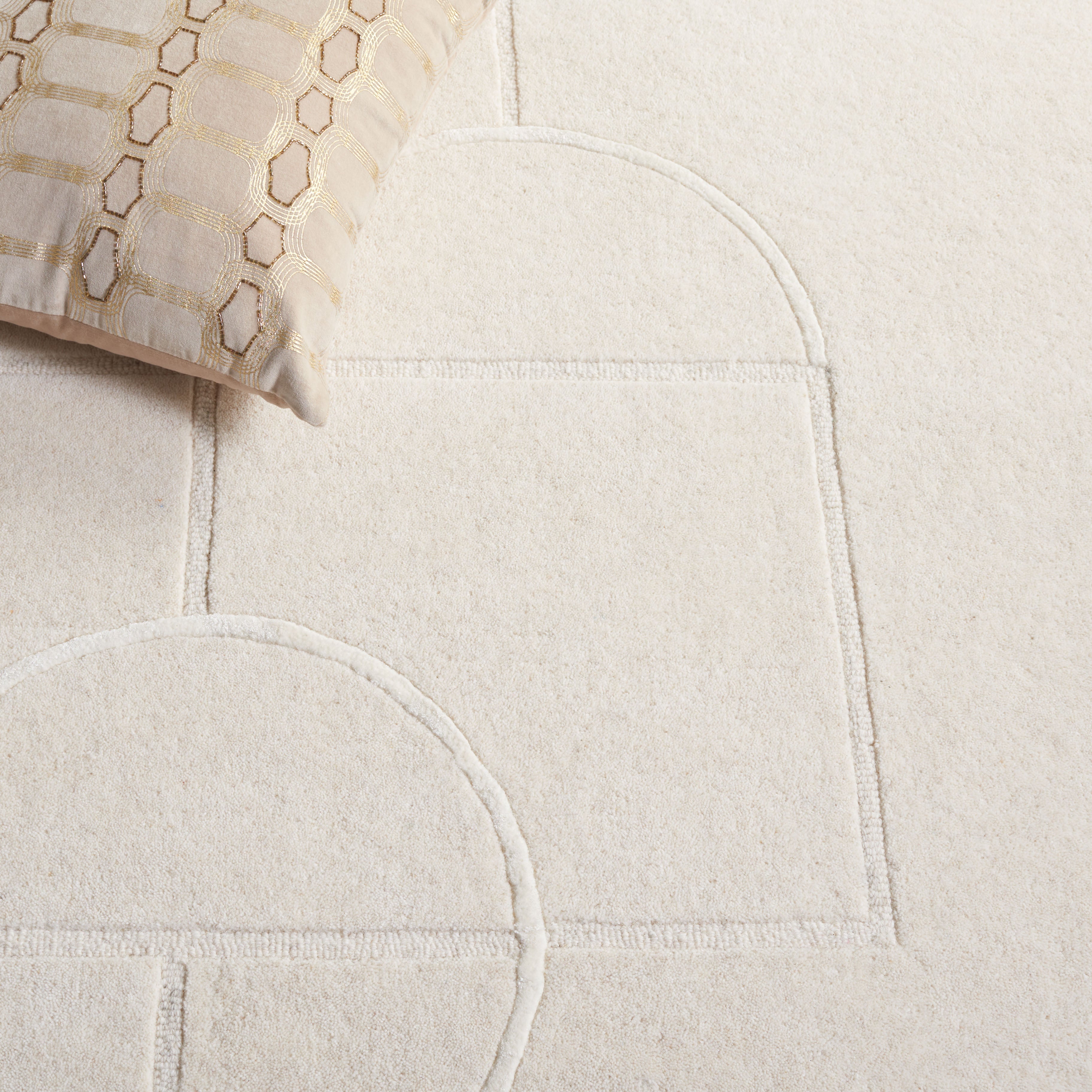 Beige / Ivory
