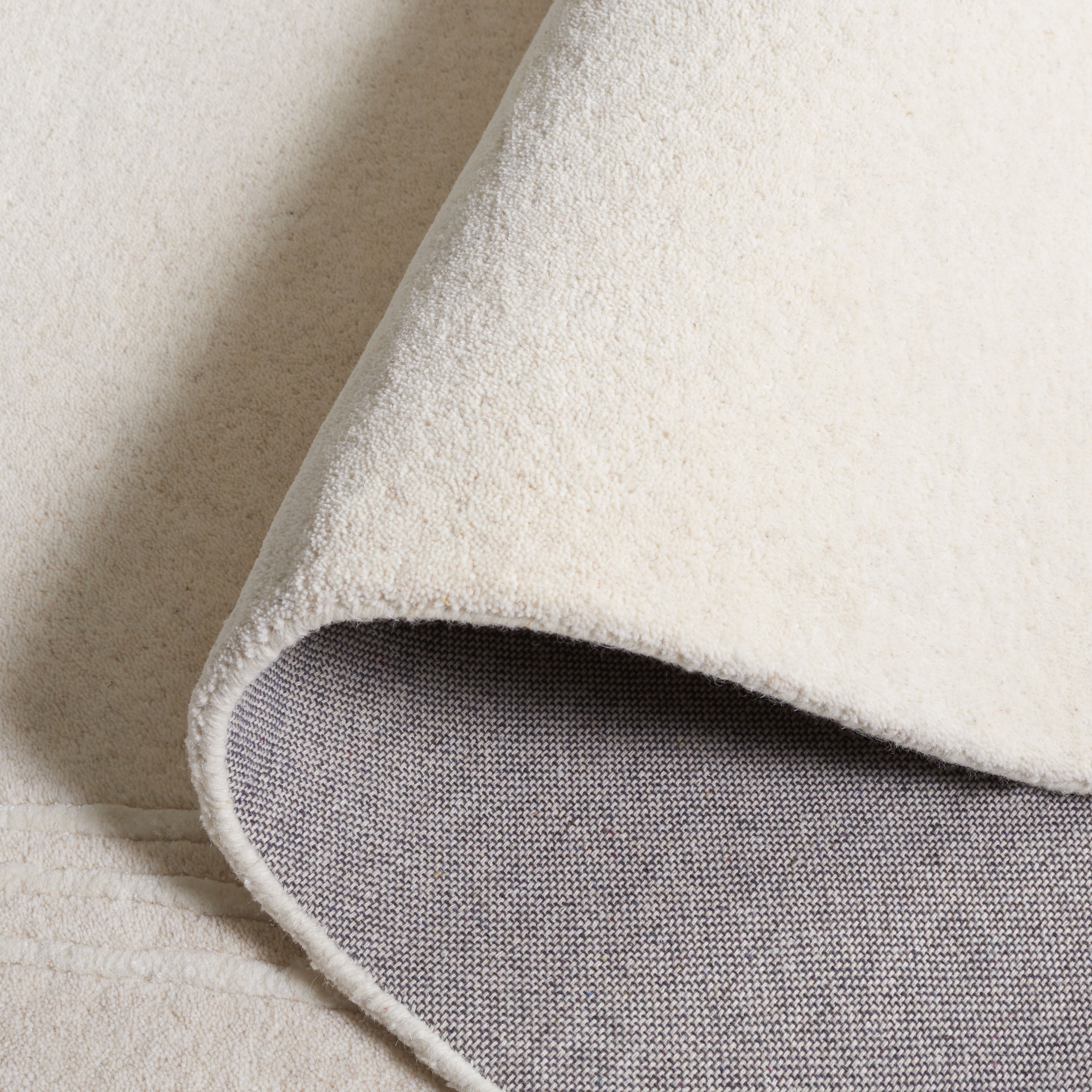 Beige / Ivory