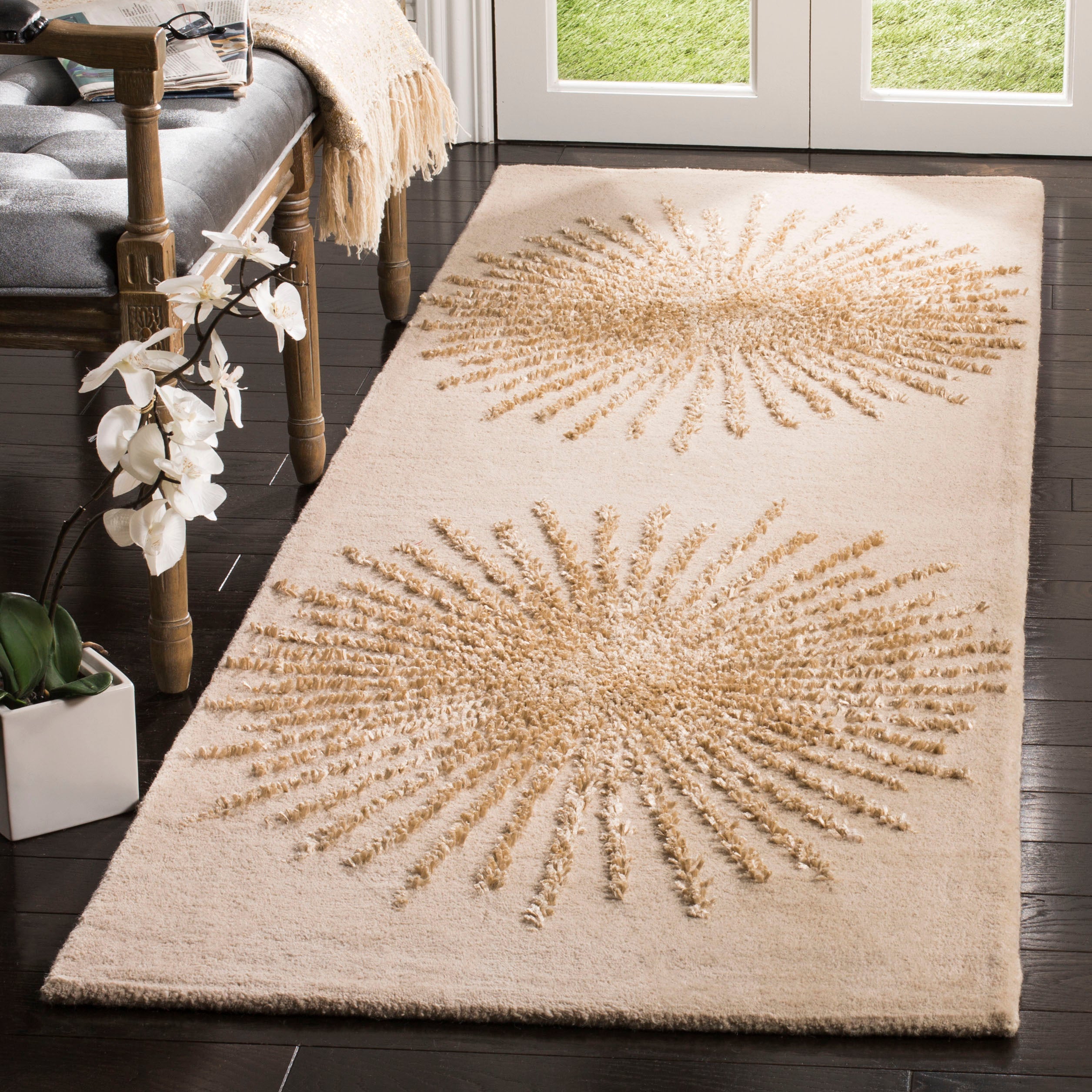 Beige / Beige