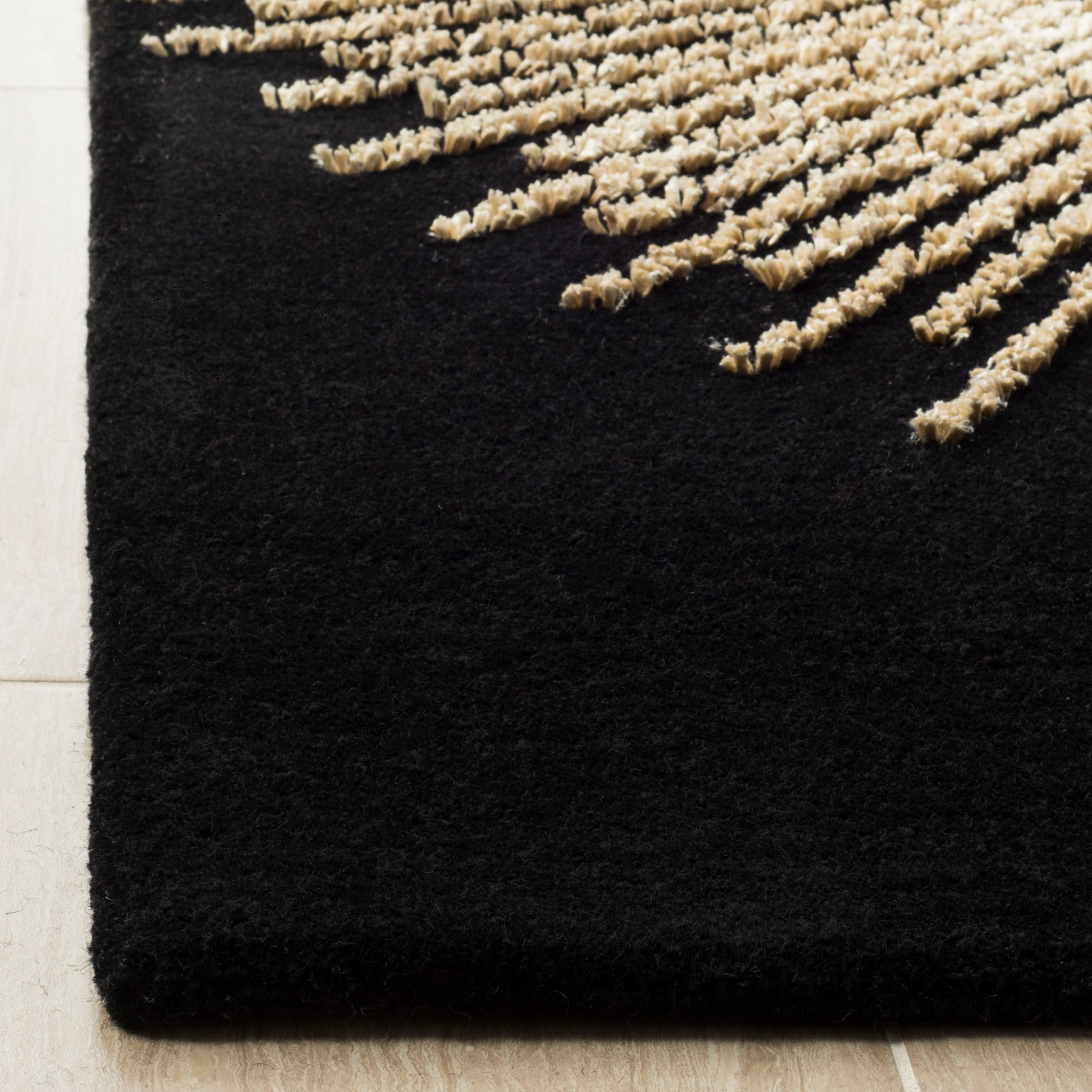 Black / Beige