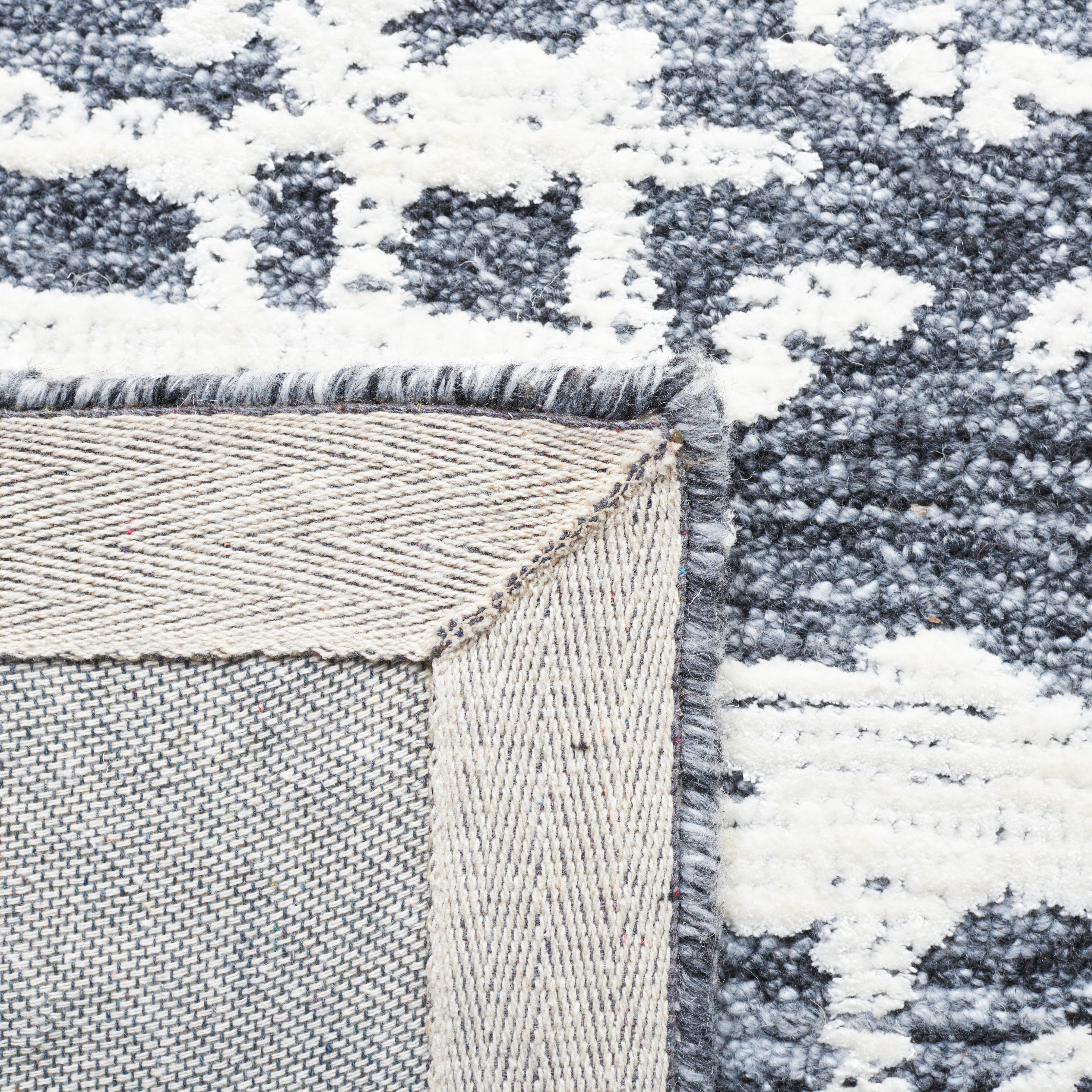 Grey / Ivory