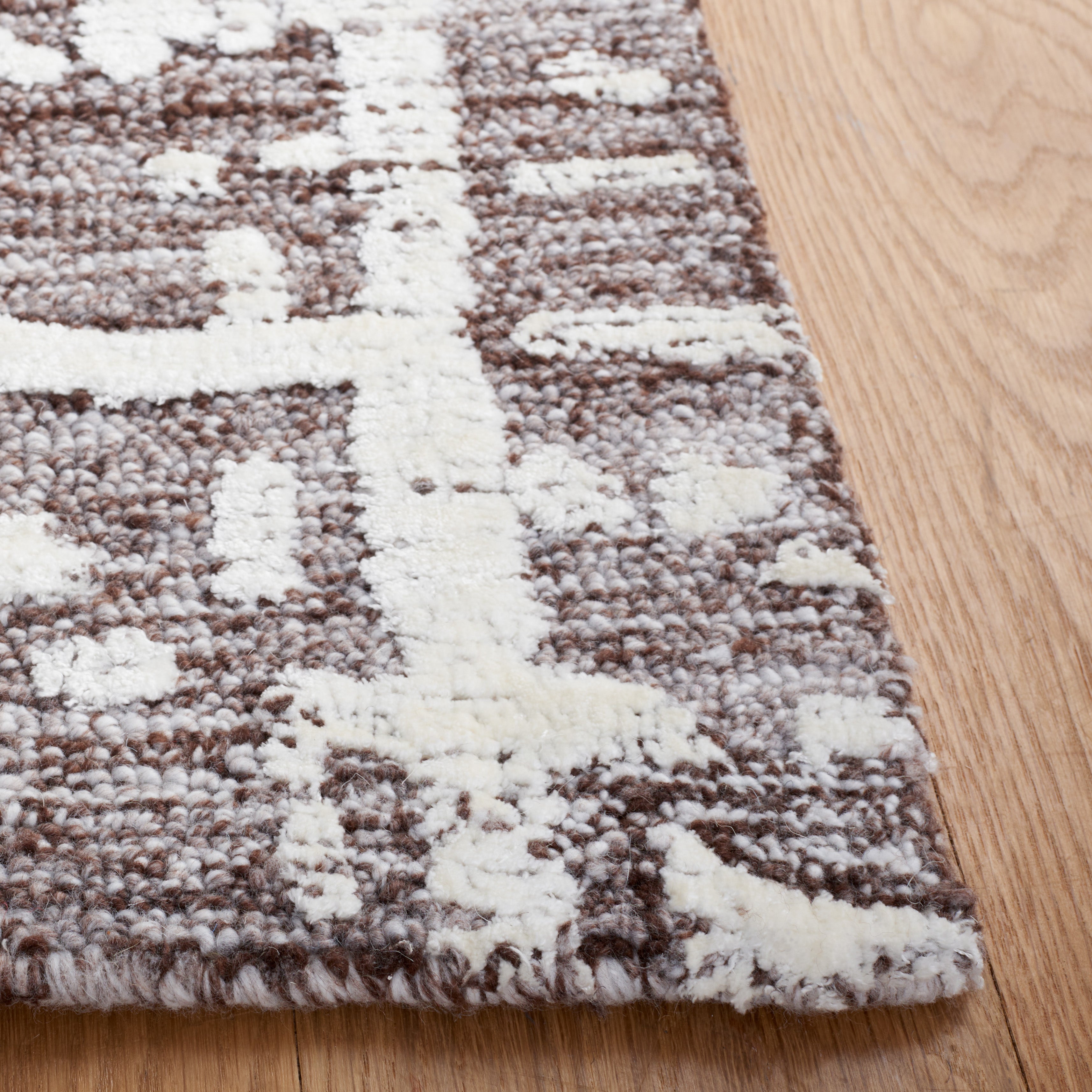 Brown / Ivory