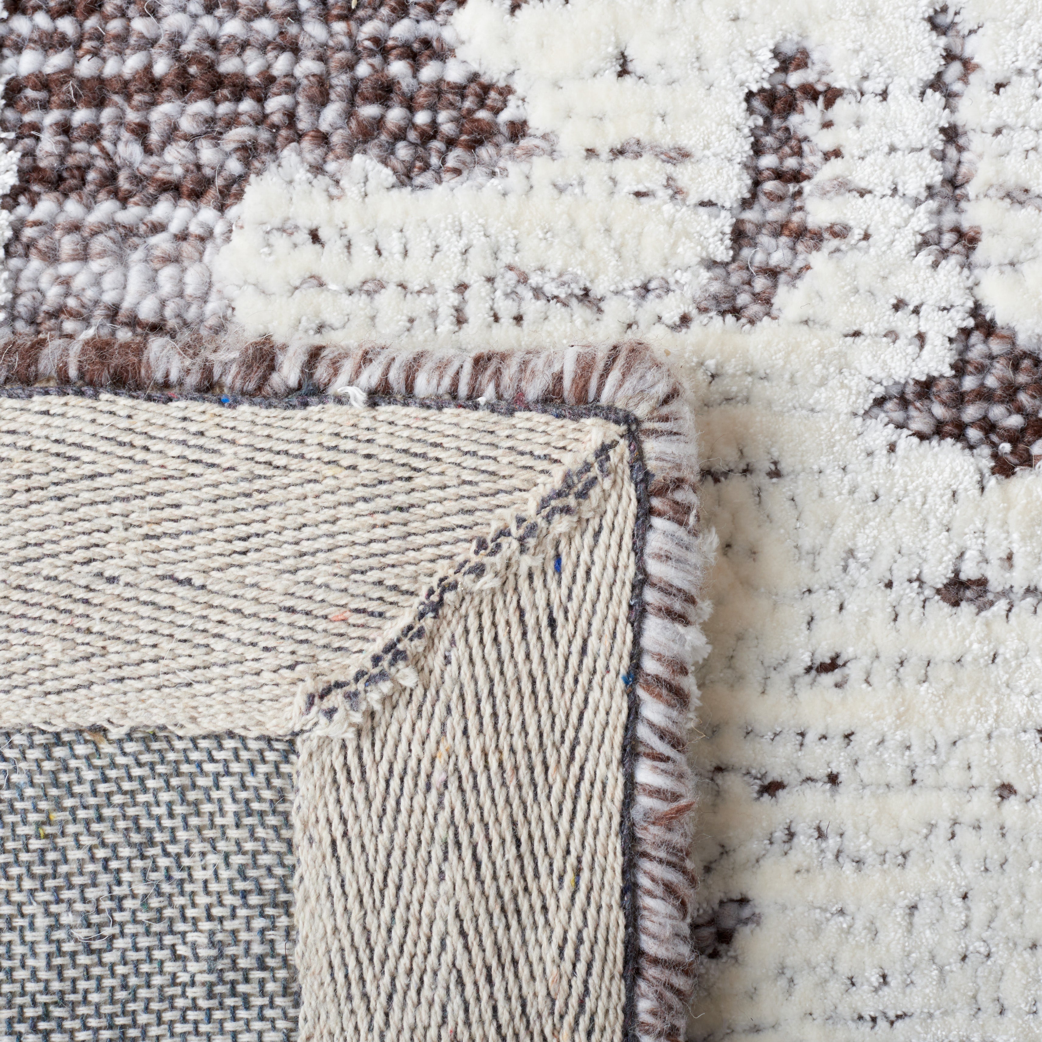Brown / Ivory