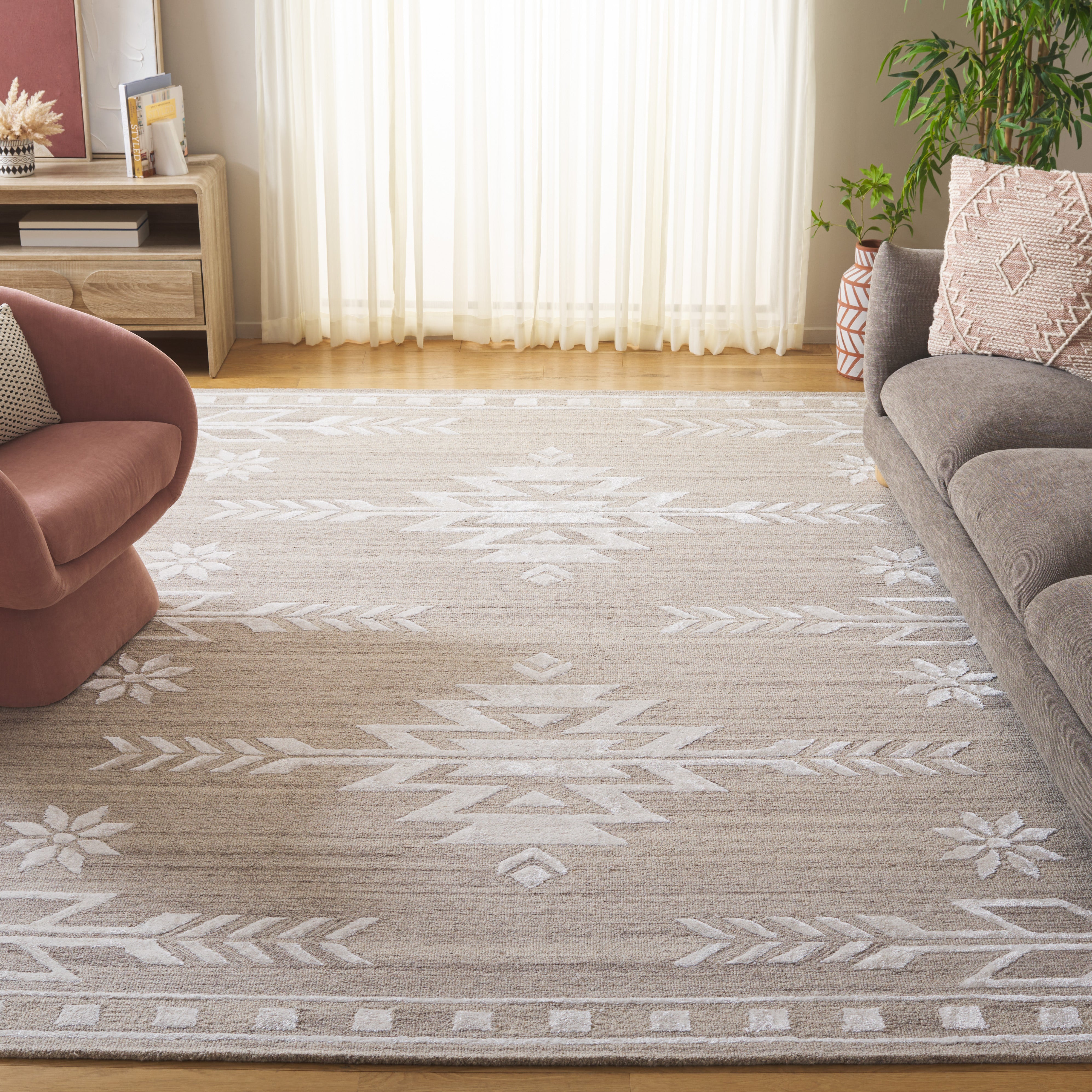 Beige / Ivory