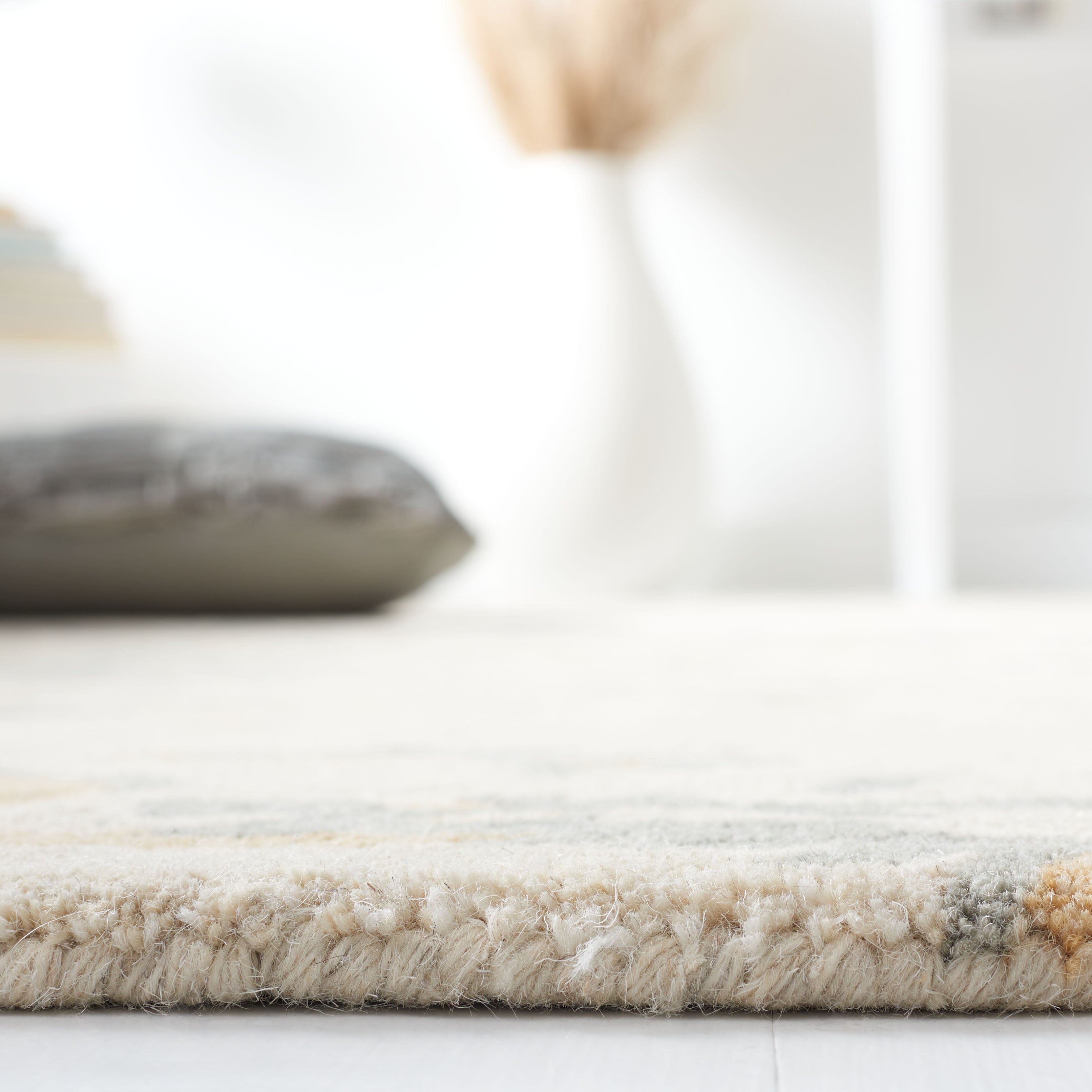 Beige / Grey