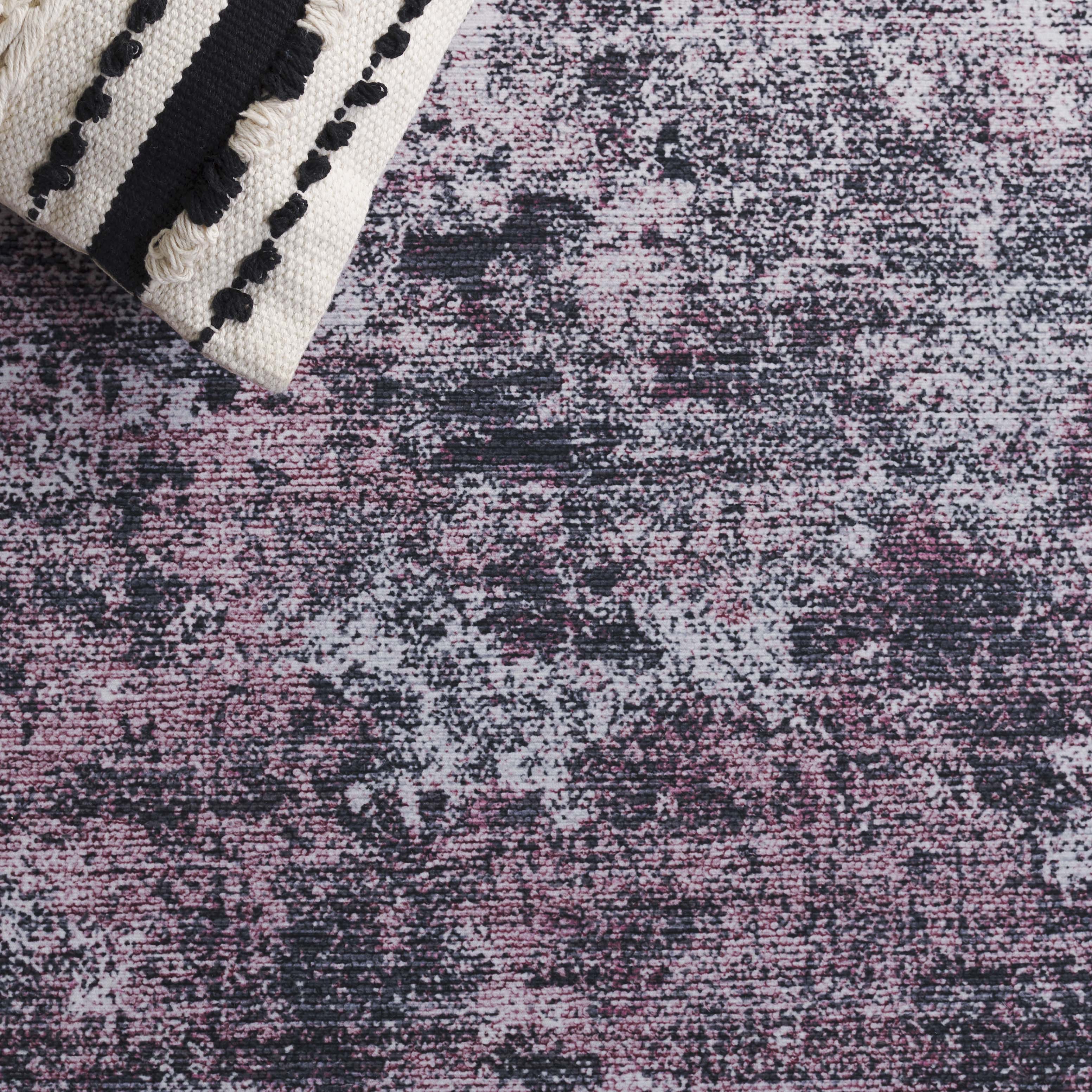 Plum / Black
